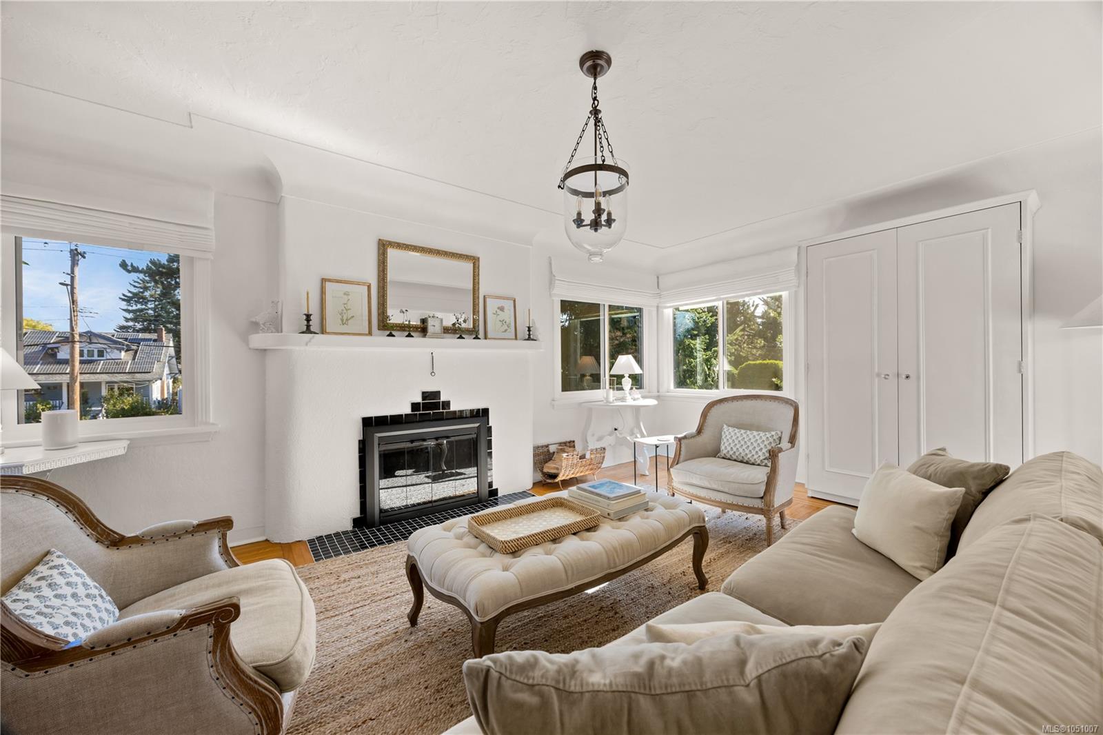 741 Cowper St — listing photo 4 of 50