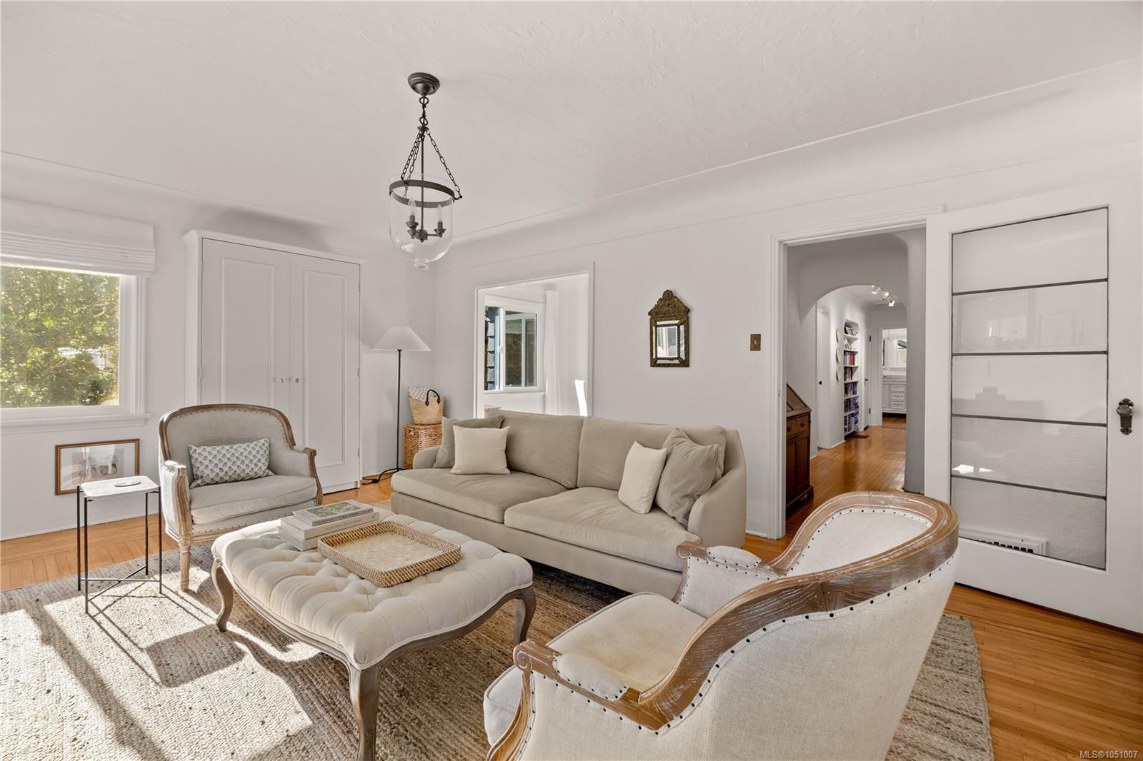 741 Cowper St — listing photo 7 of 50