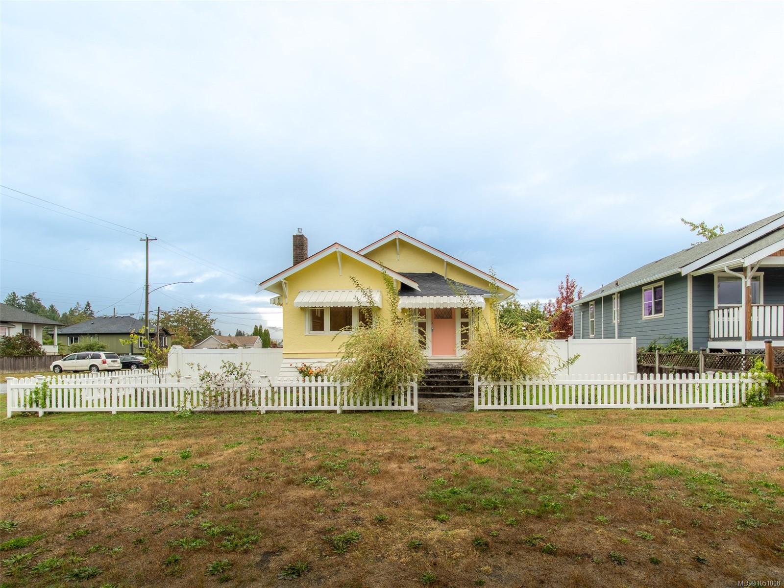 432 Buller St — listing photo 2 of 29