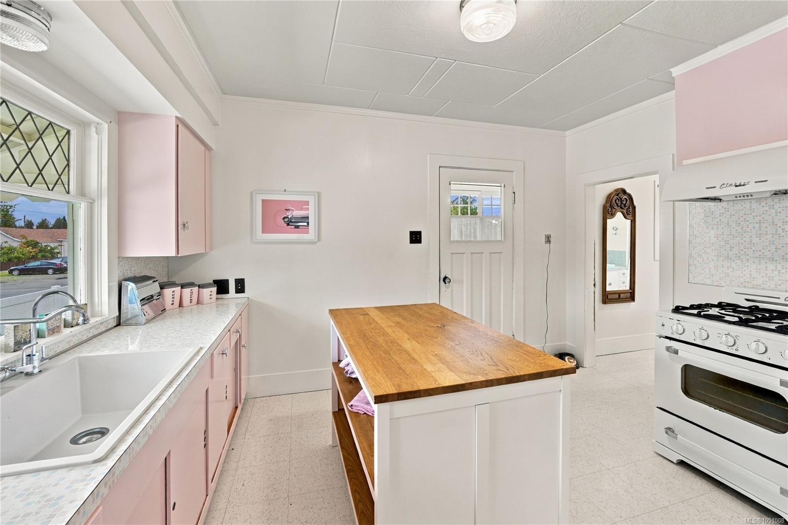 432 Buller St — listing photo 14 of 29