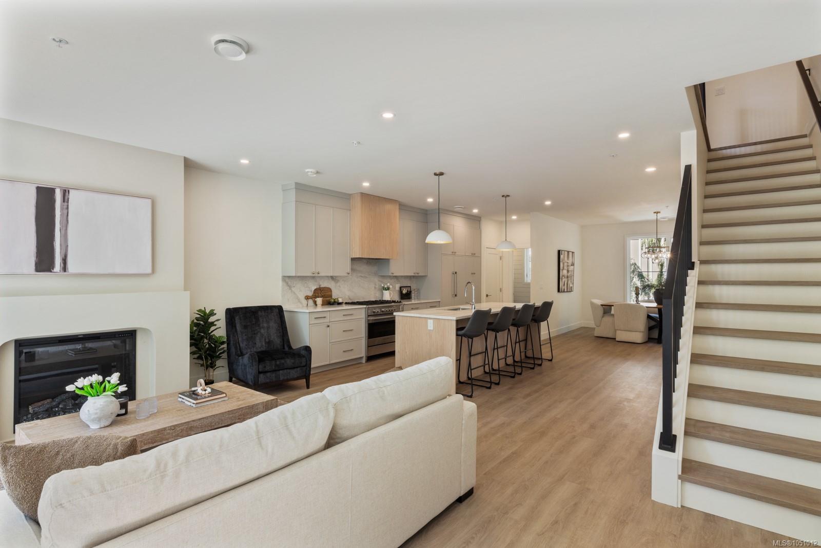 107-2770 Vantilburg Cres — listing photo 6 of 33