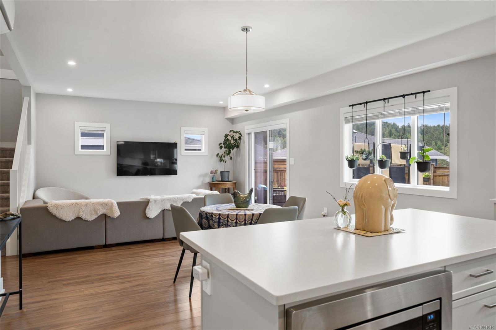 2923 Constellation Ave — listing photo 13 of 55