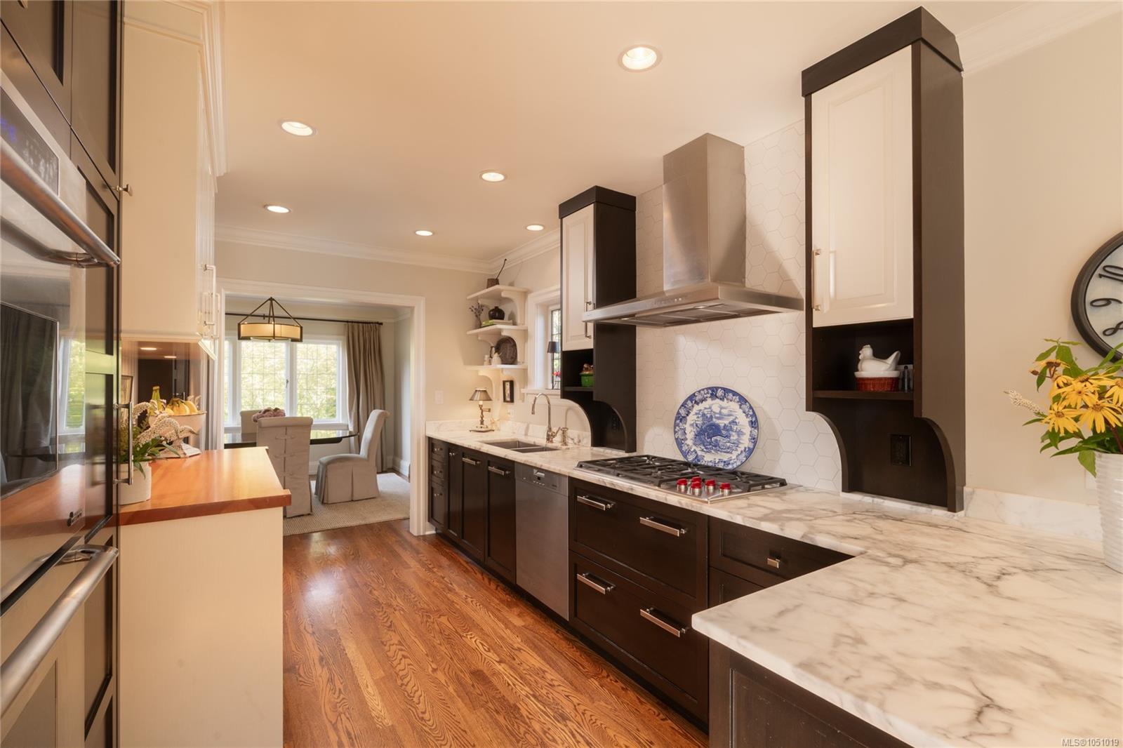 2125 Central Ave — listing photo 8 of 60