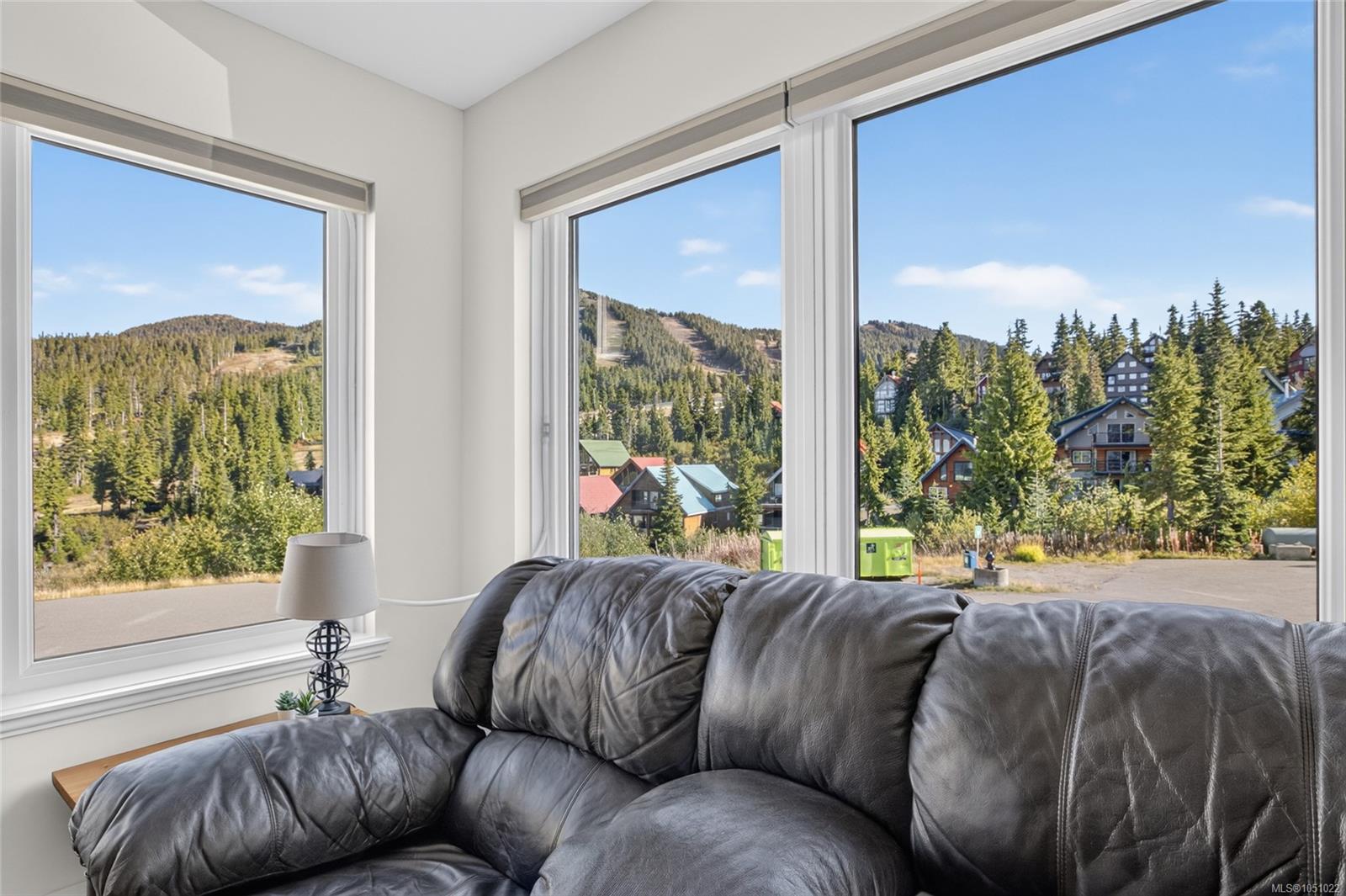 108-1320 Henry Rd — listing photo 4 of 57
