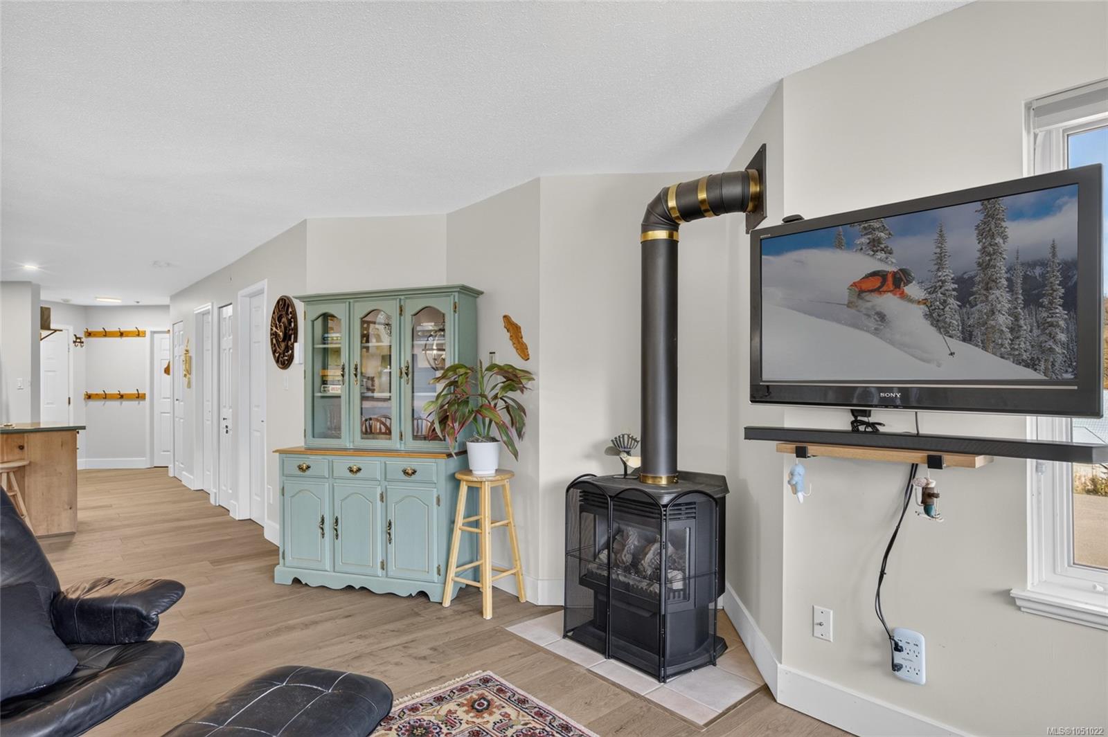 108-1320 Henry Rd — listing photo 9 of 57