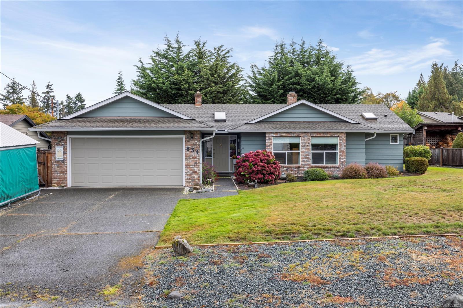 834 Redonda Pl, Qualicum Beach