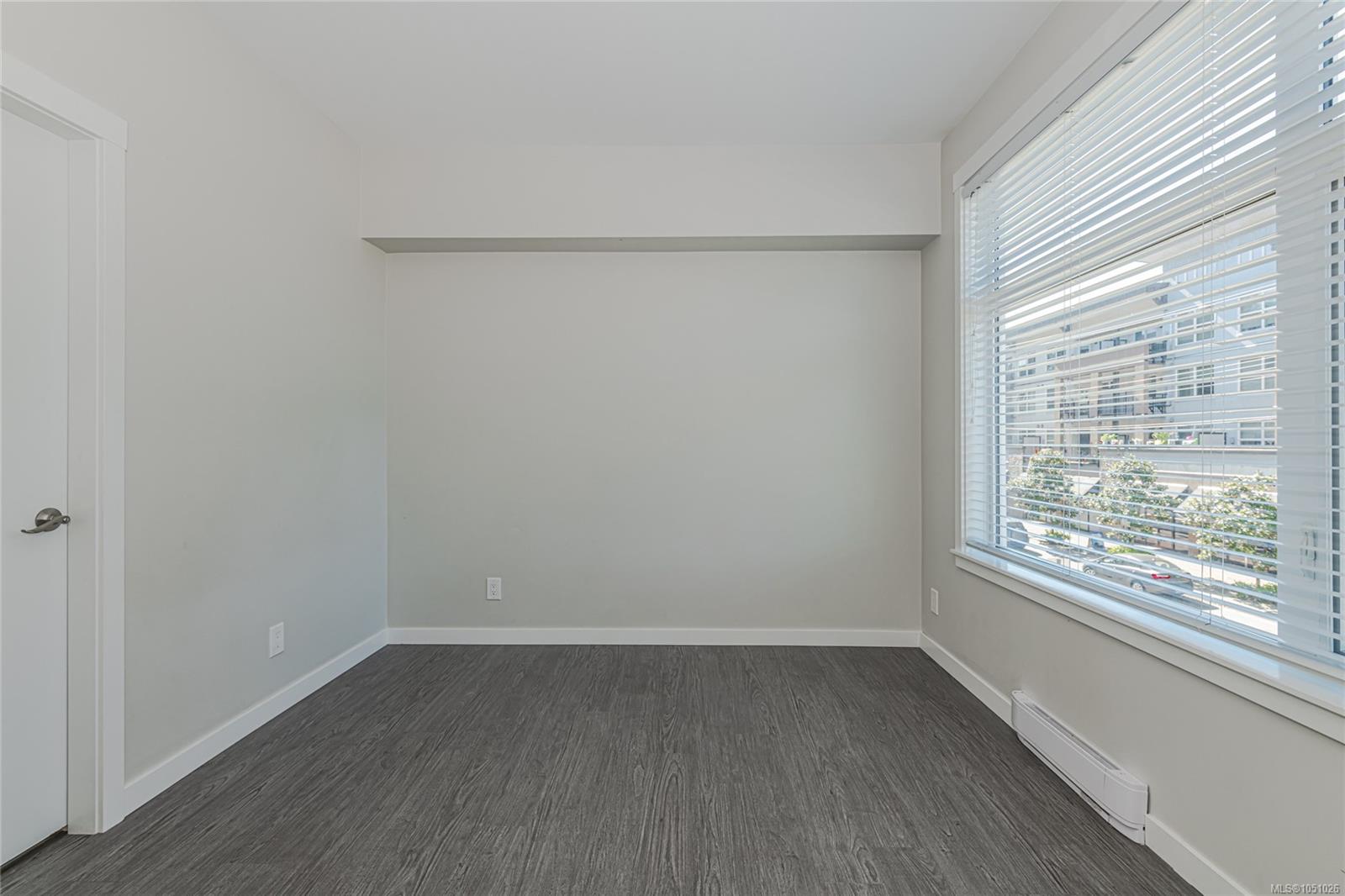 216-2843 Jacklin Rd — listing photo 10 of 24