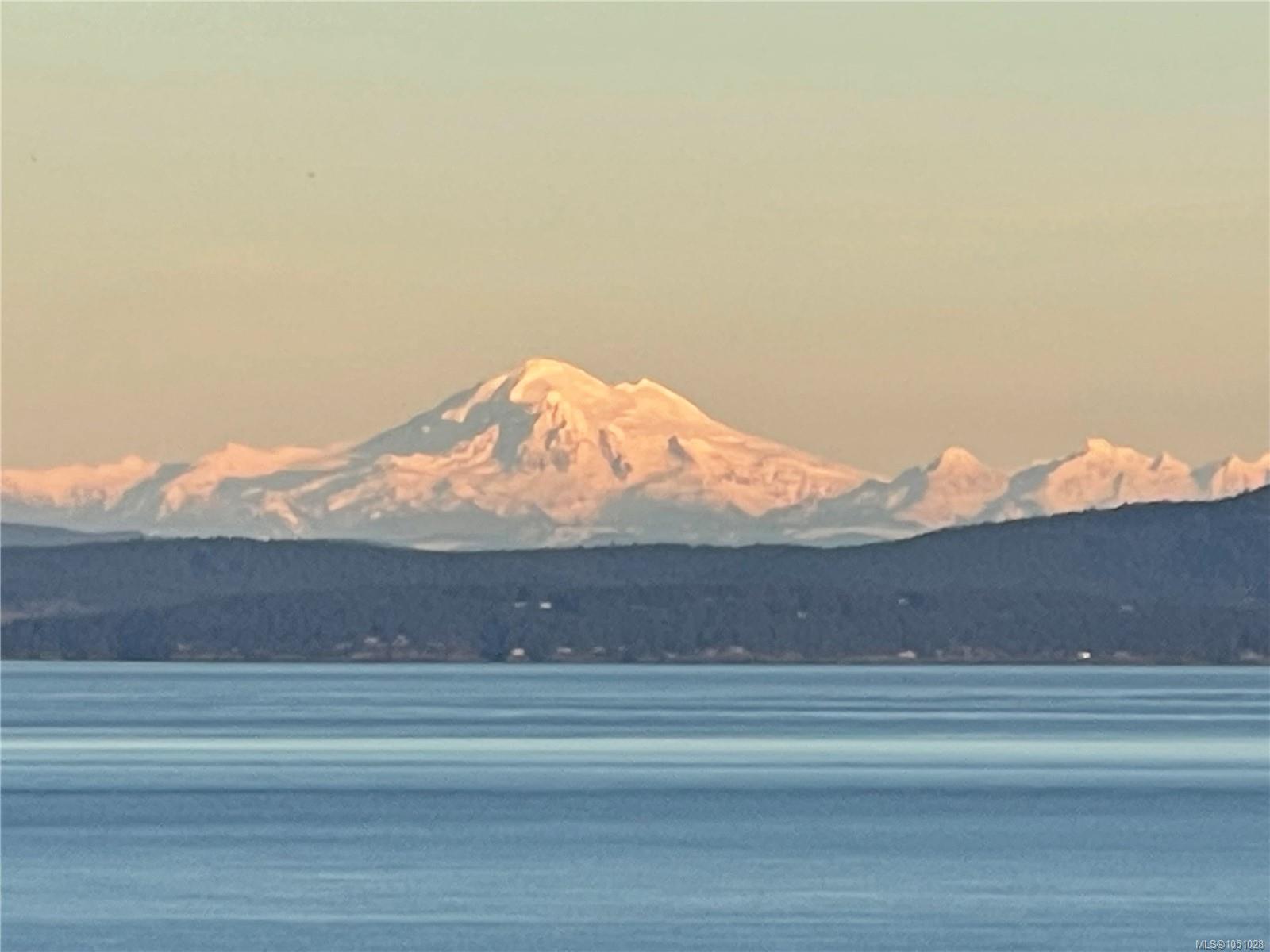 103-5388 Hill Rise Terr — listing photo 3 of 63