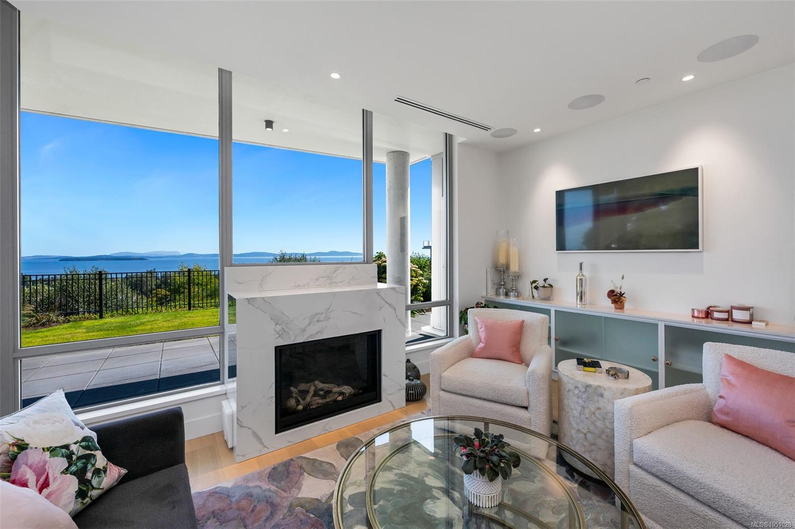 103-5388 Hill Rise Terr — listing photo 5 of 63
