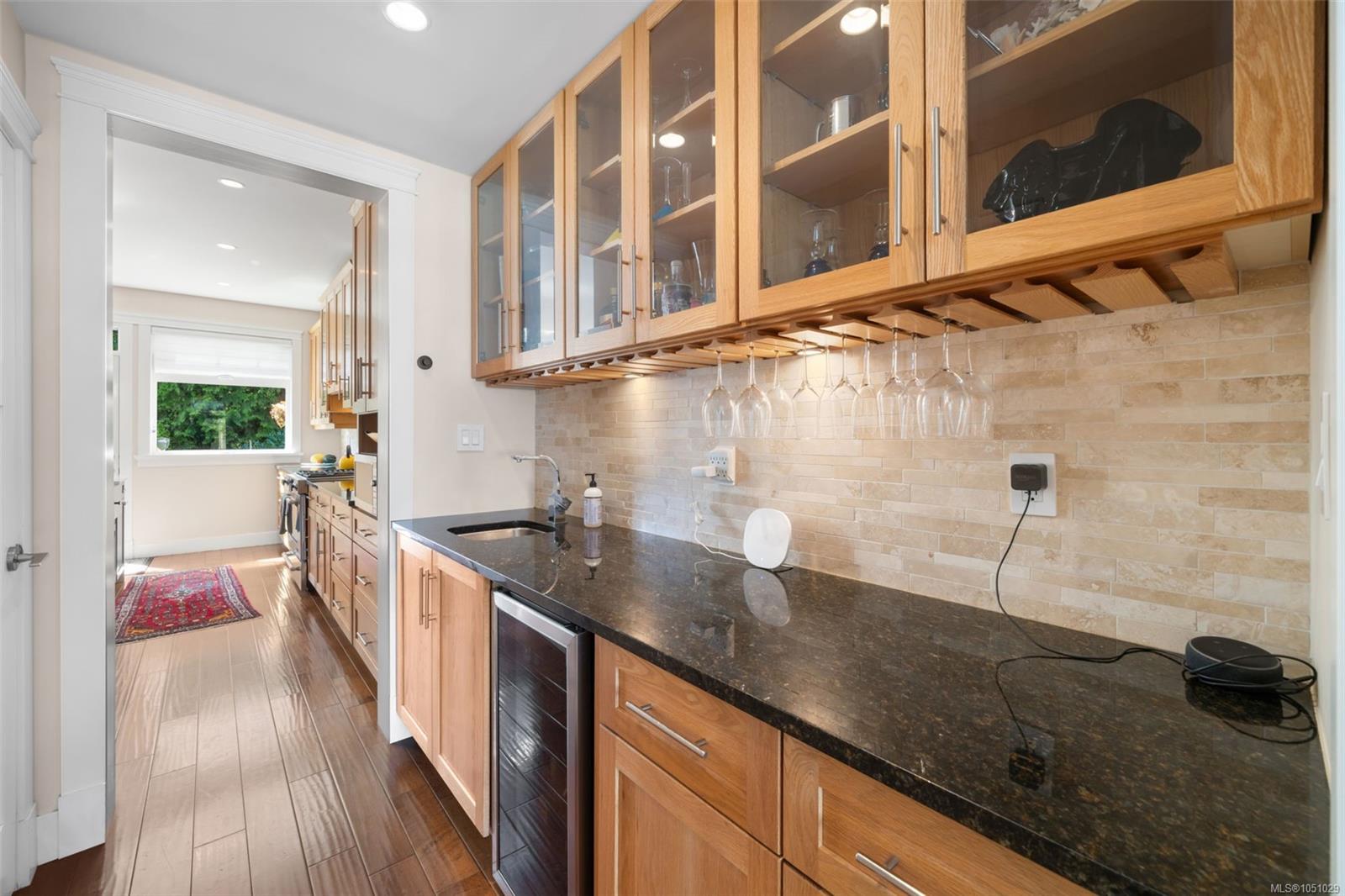219 Michigan St — listing photo 10 of 46