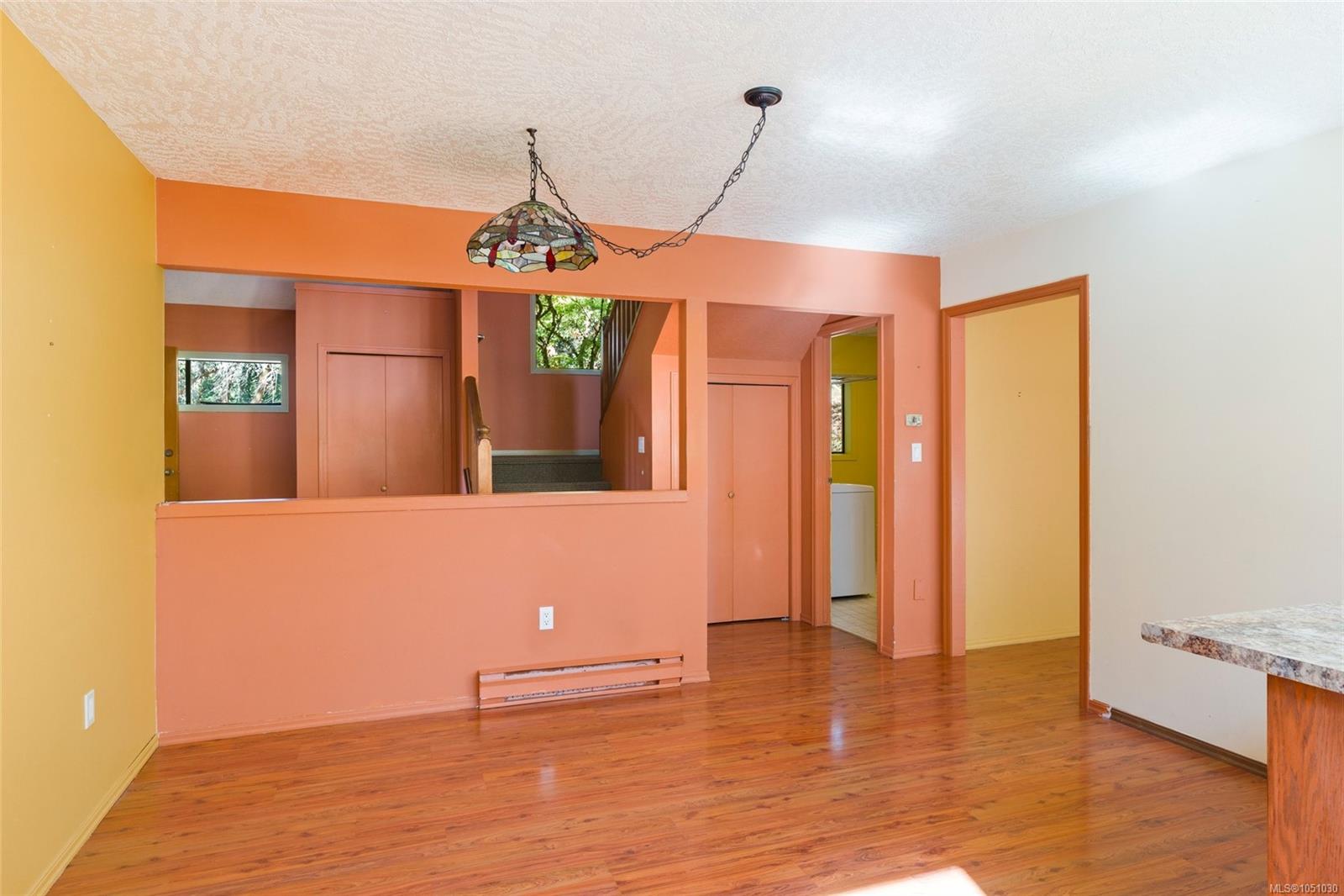 614 Tammy Pl — listing photo 11 of 44