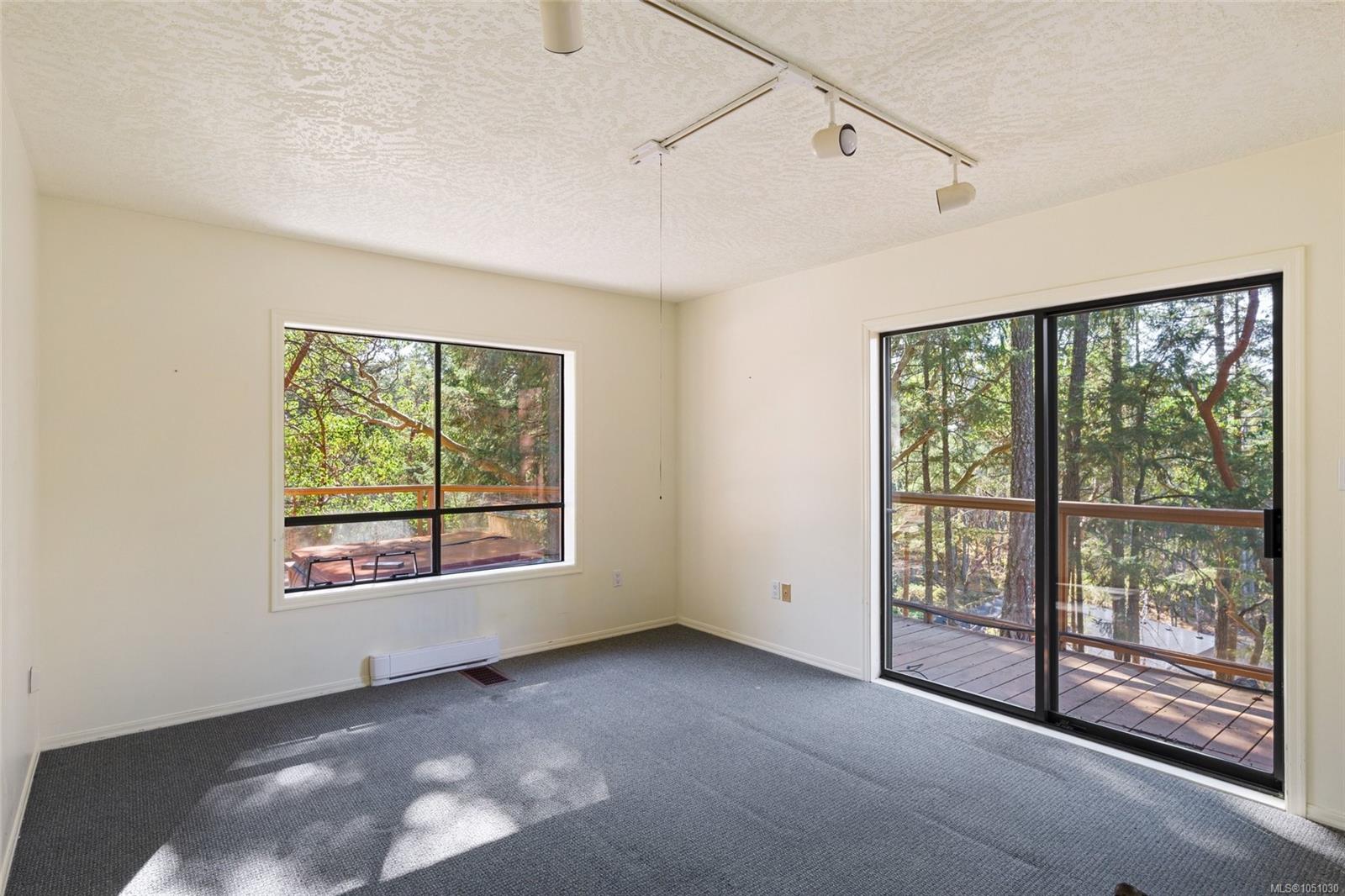 614 Tammy Pl — listing photo 14 of 44