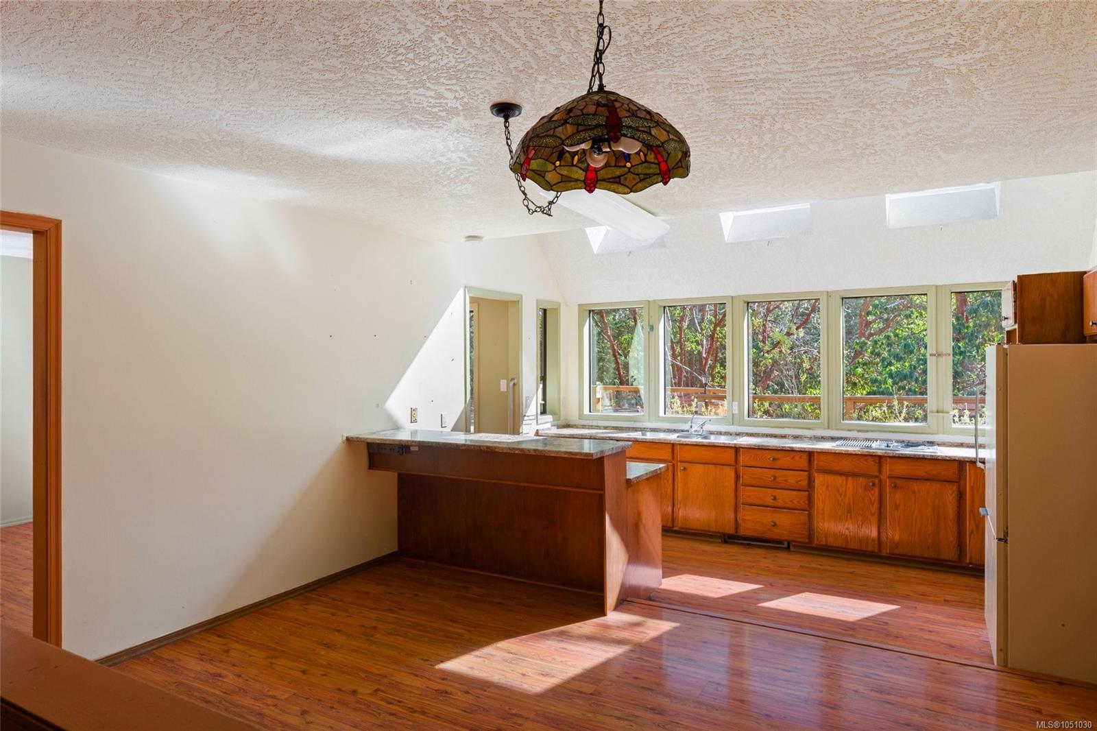 614 Tammy Pl — listing photo 4 of 44