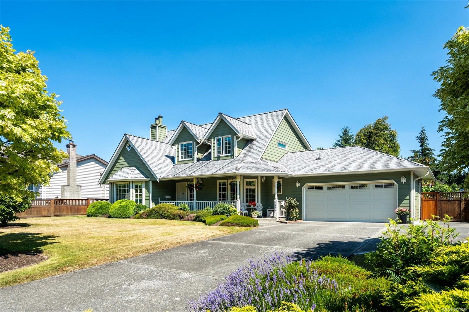 3141 Antrobus Cres — listing photo 2 of 30