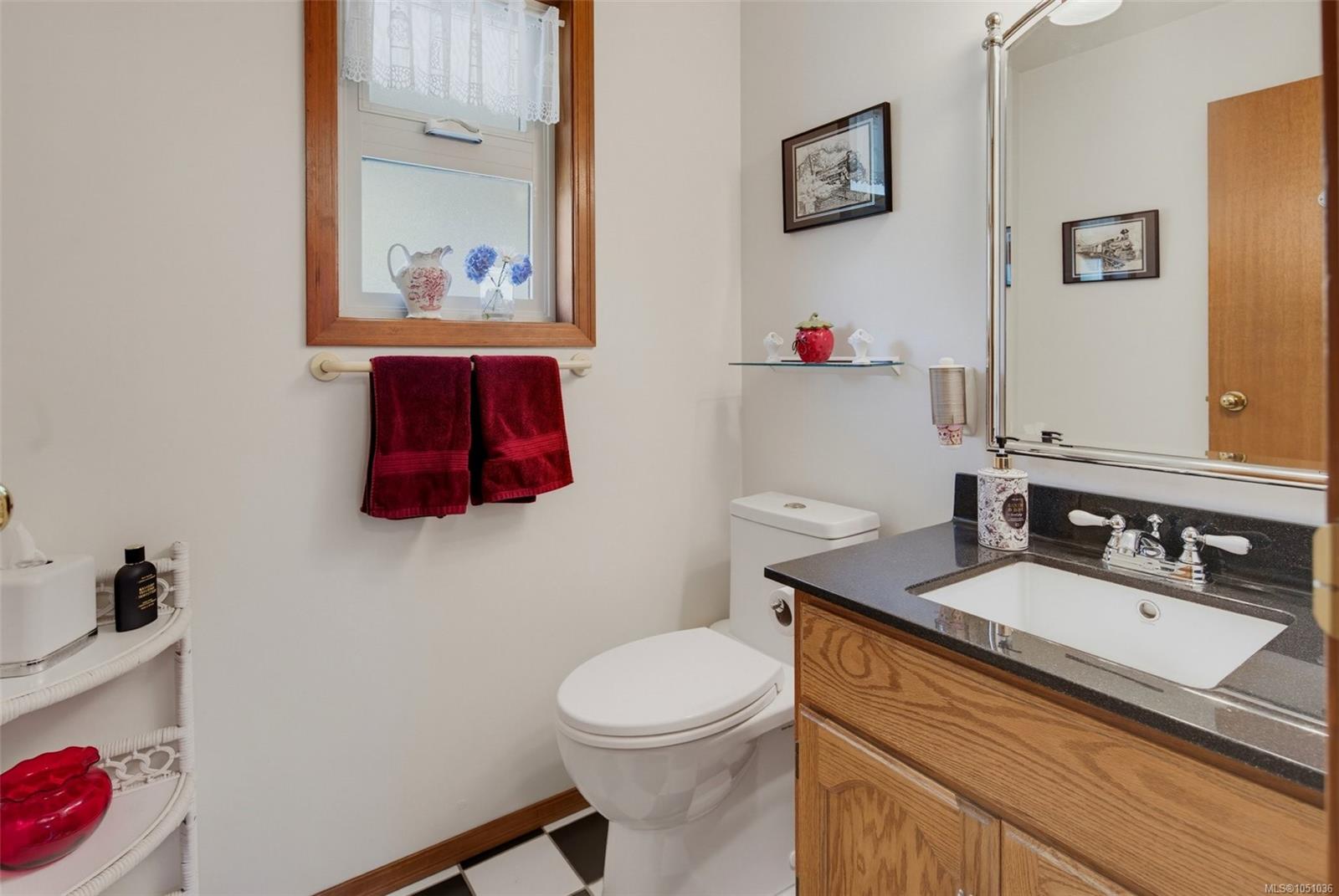 3141 Antrobus Cres — listing photo 11 of 30