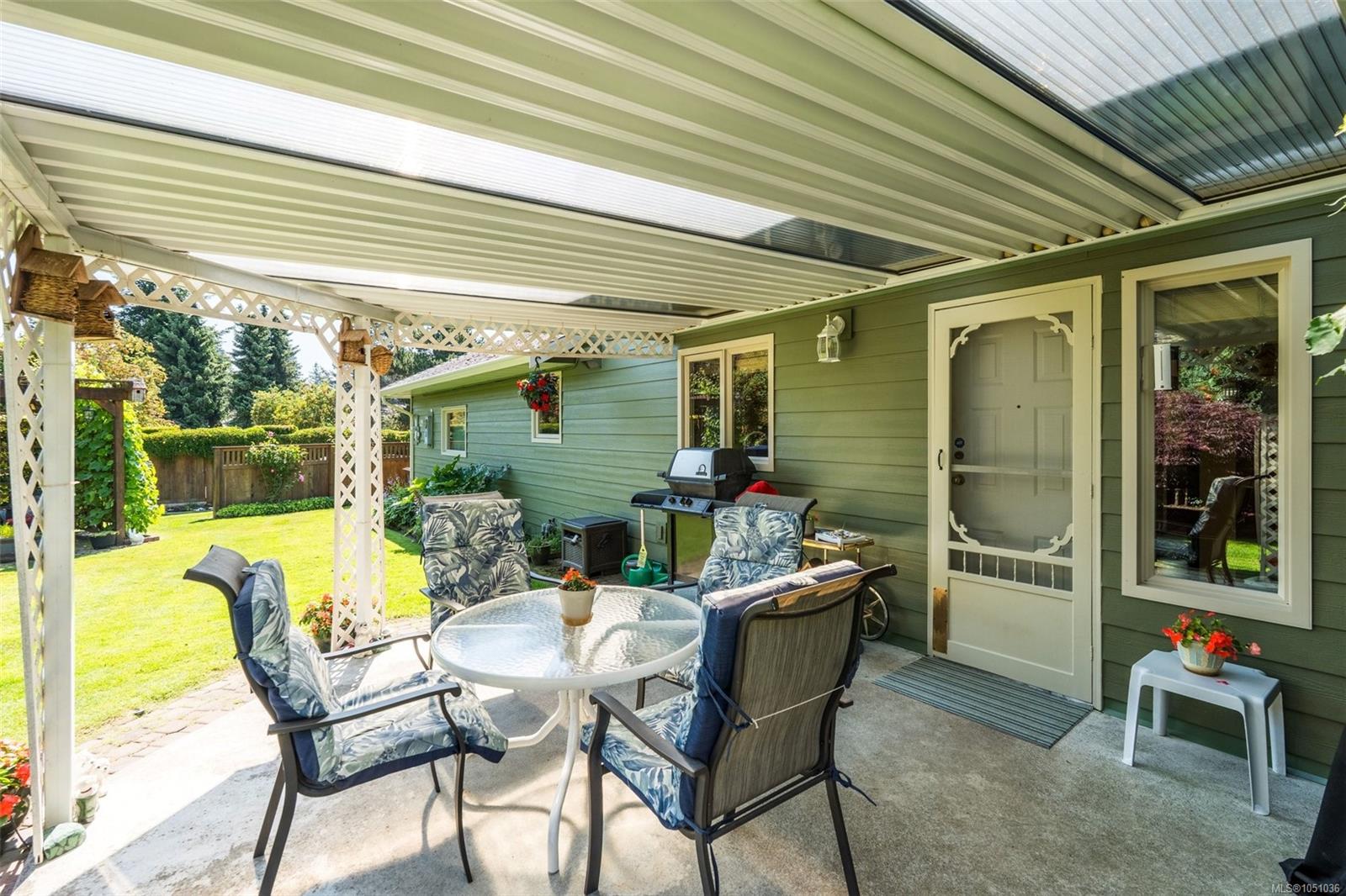 3141 Antrobus Cres — listing photo 9 of 30