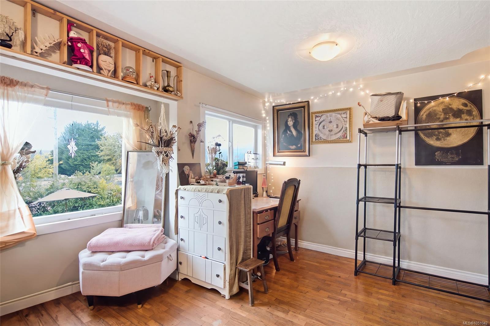 619 Pine St — listing photo 6 of 44