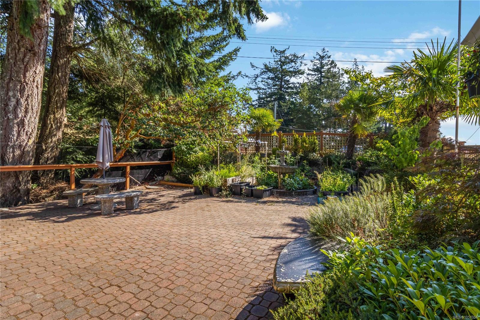 646 Cains Way — listing photo 10 of 65