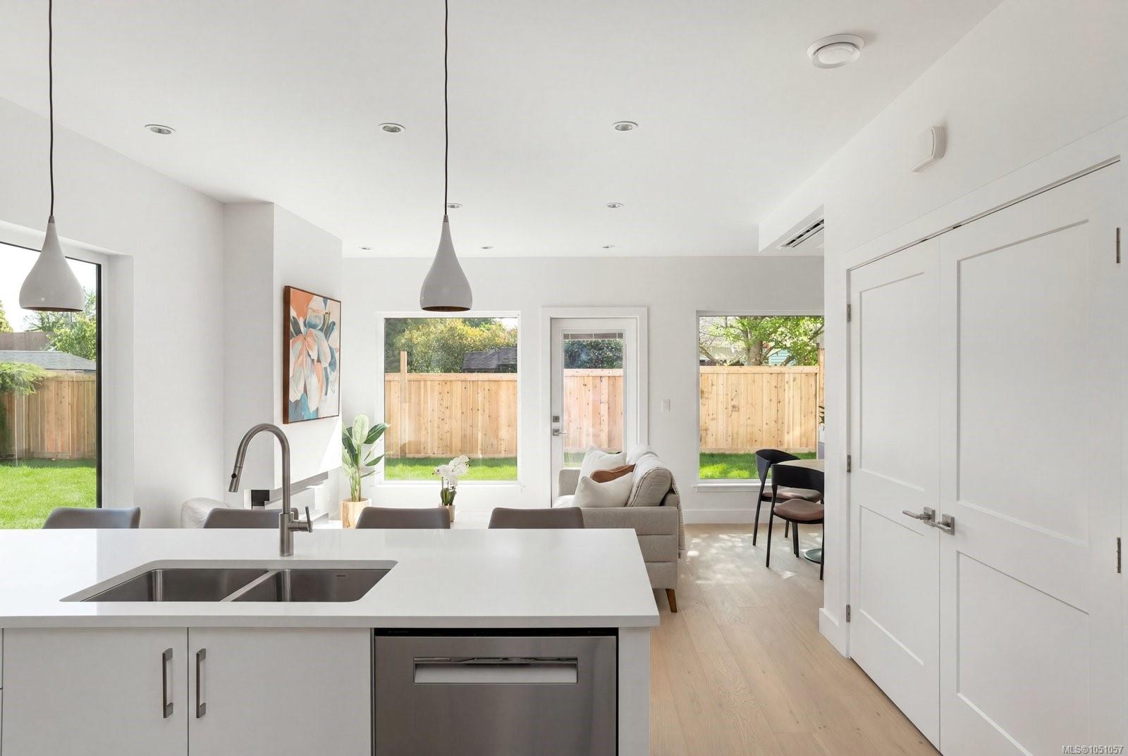 3-2118 Pentland Rd — listing photo 5 of 39