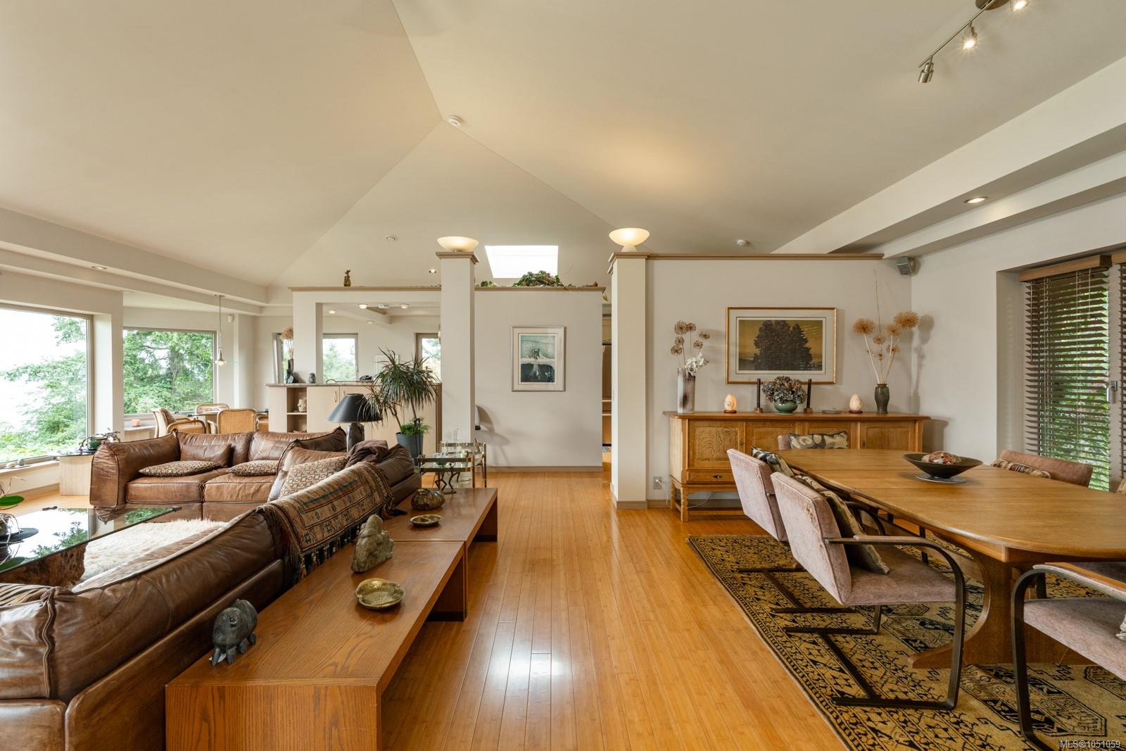 11406 Sycamore Dr — listing photo 12 of 71