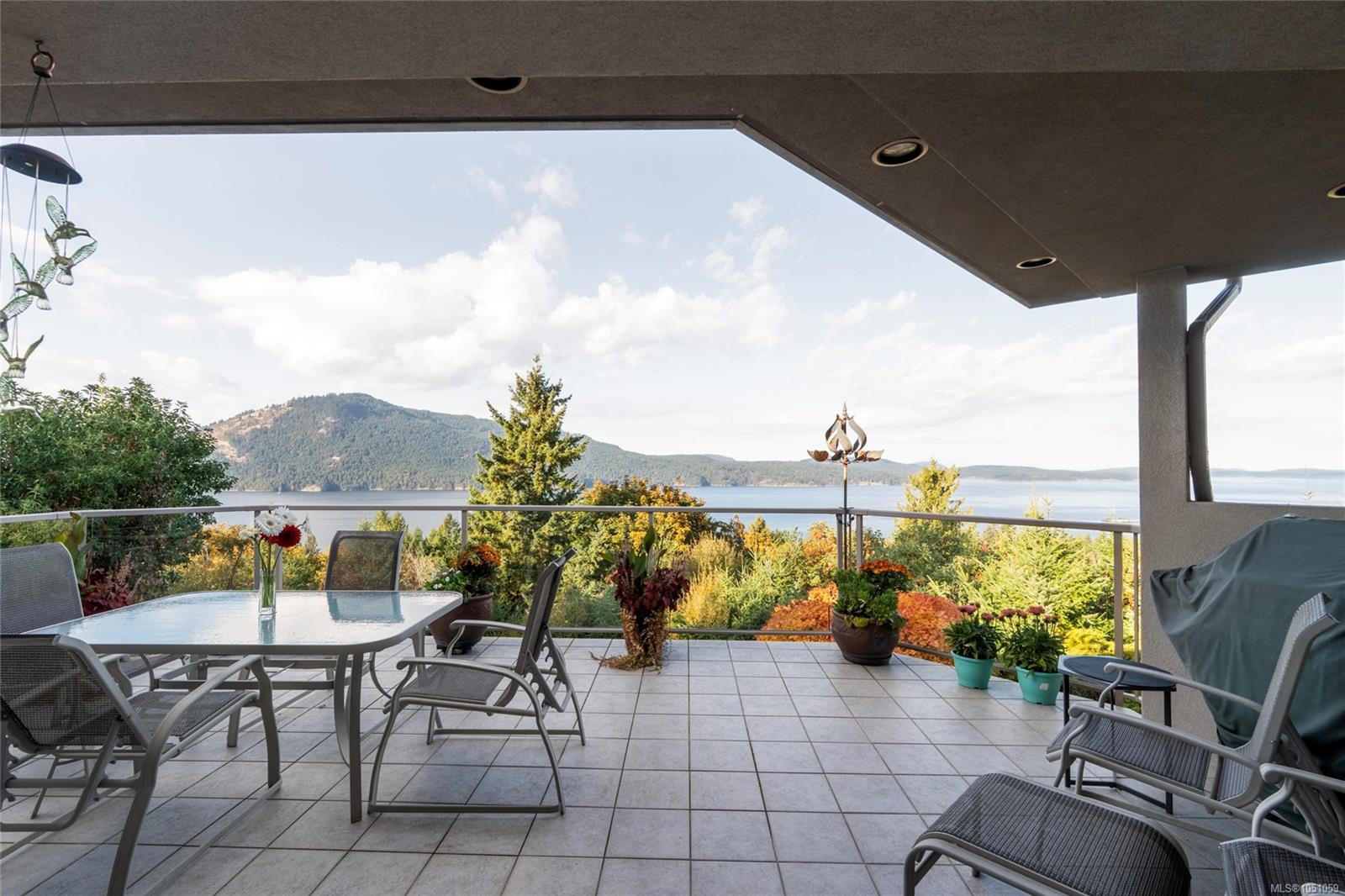 11406 Sycamore Dr — listing photo 5 of 71