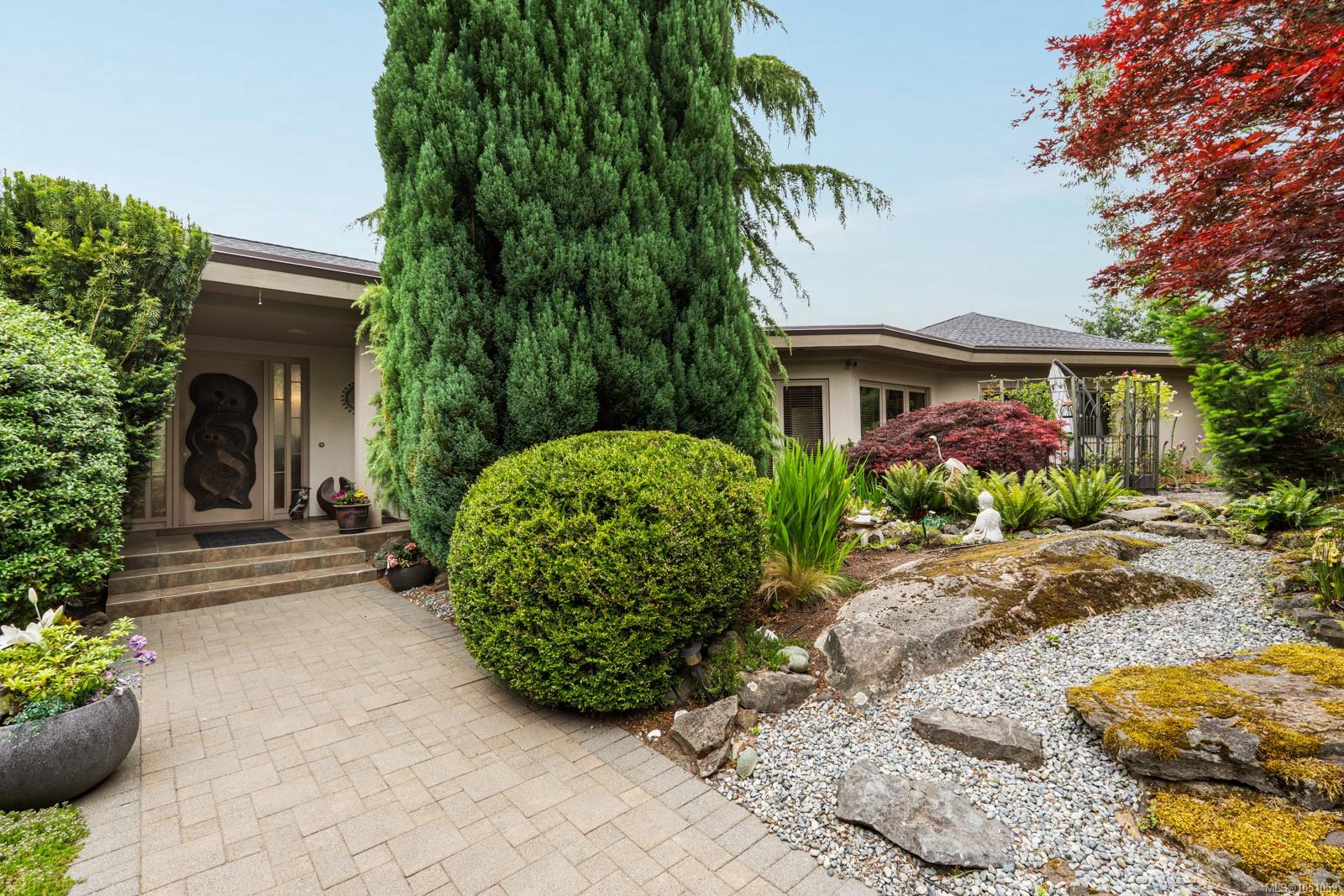 11406 Sycamore Dr — listing photo 9 of 71
