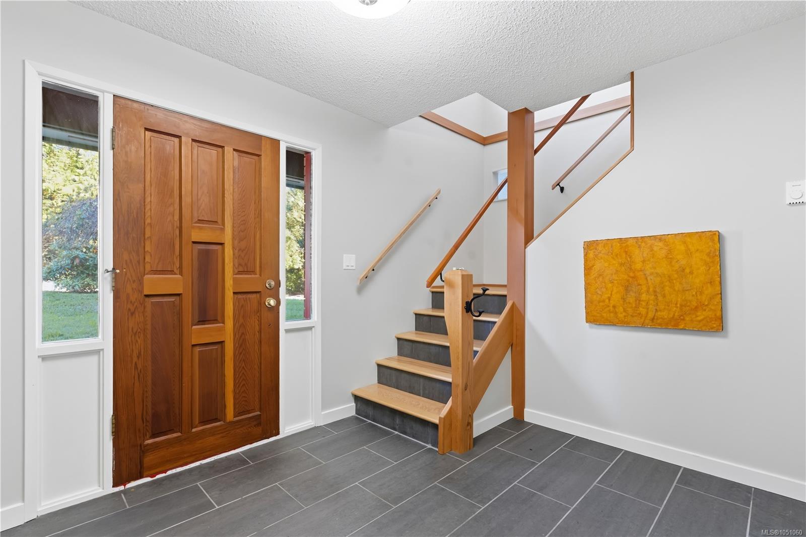 1258 Rupert Rd — listing photo 13 of 37