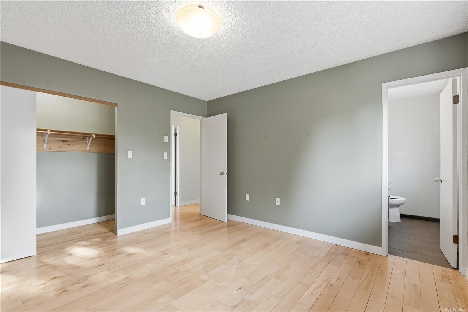 1258 Rupert Rd — listing photo 8 of 37