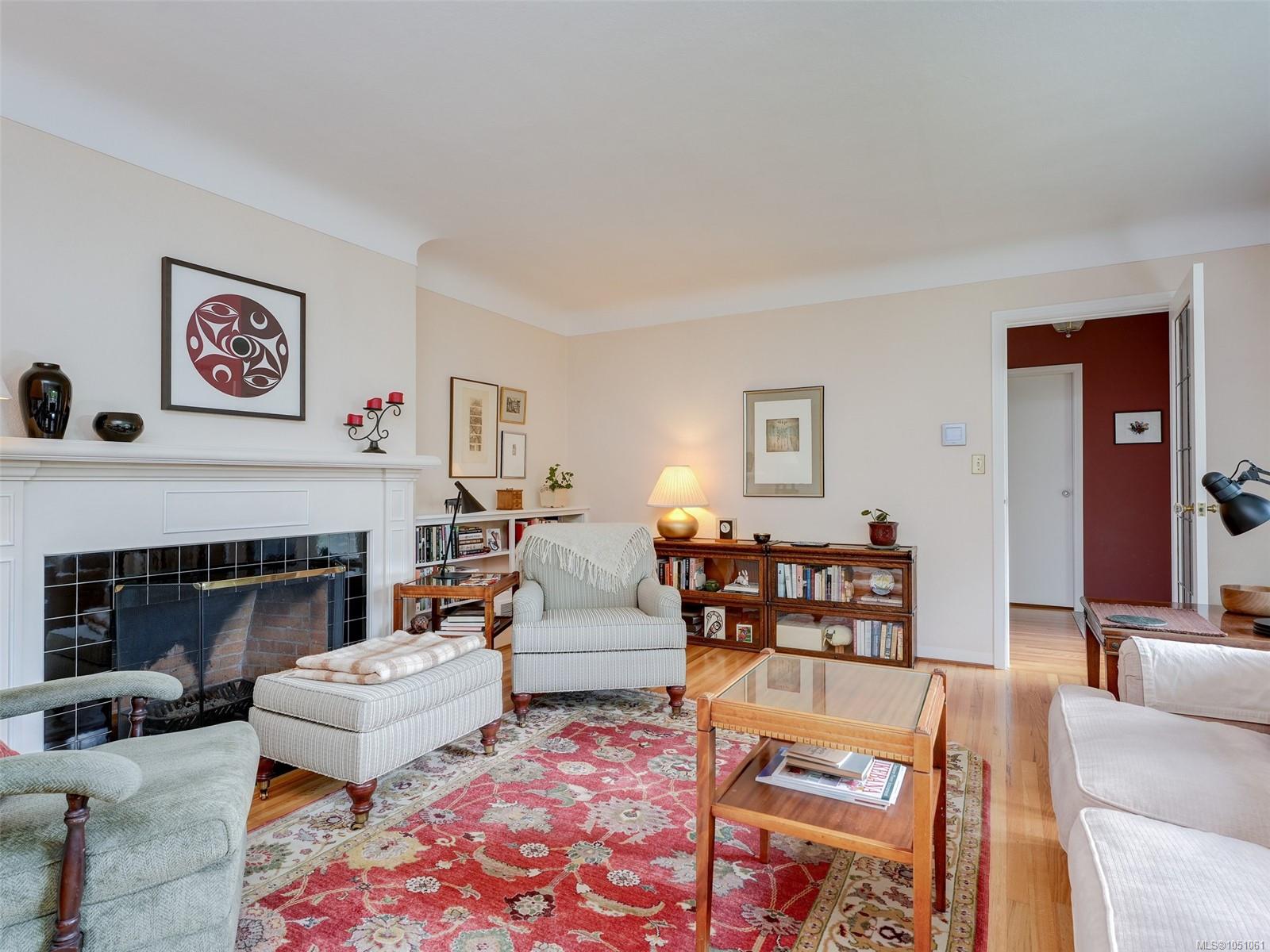 2568 Margate Ave — listing photo 5 of 29