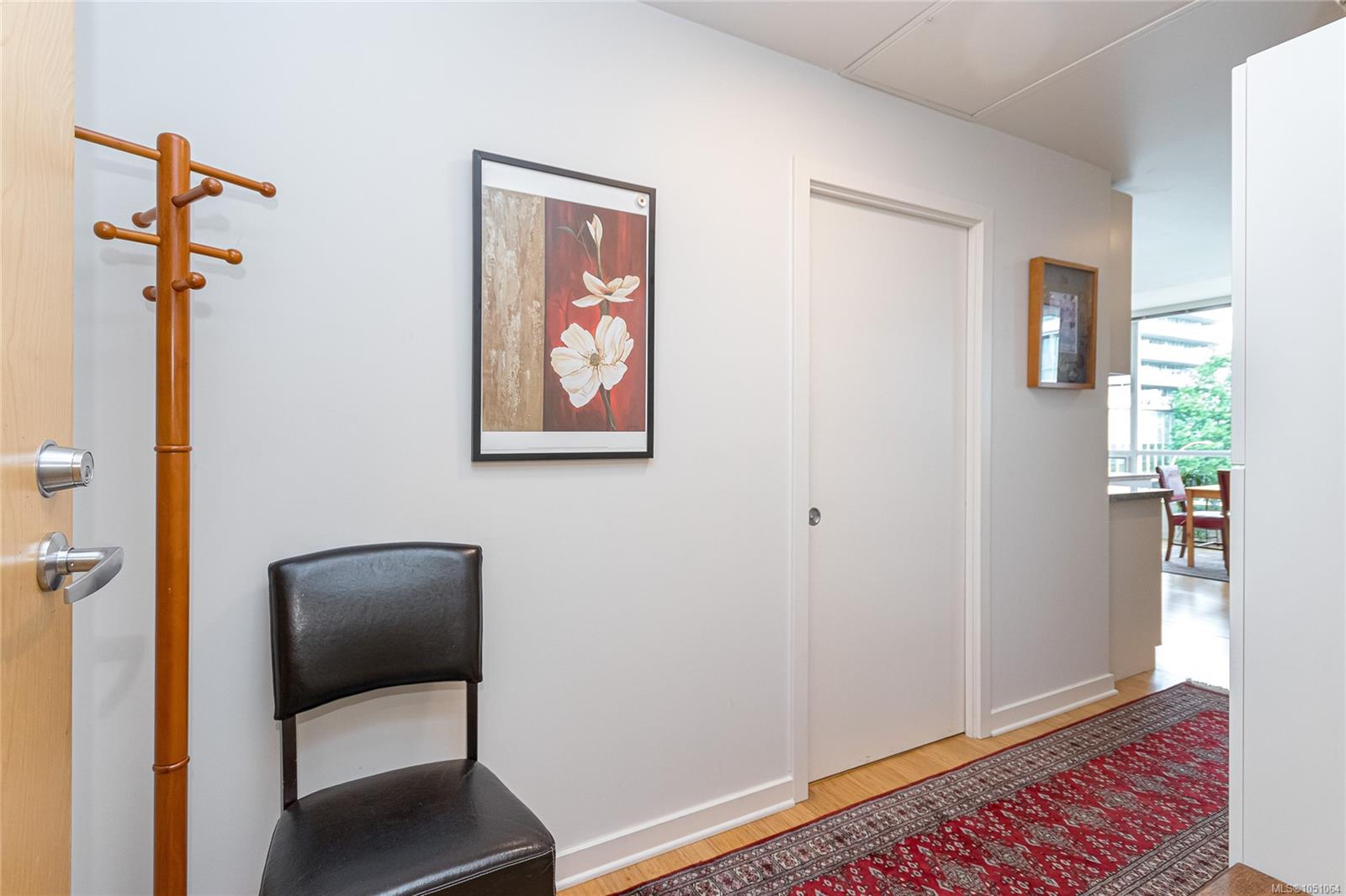 406-391 Tyee Rd — listing photo 6 of 38