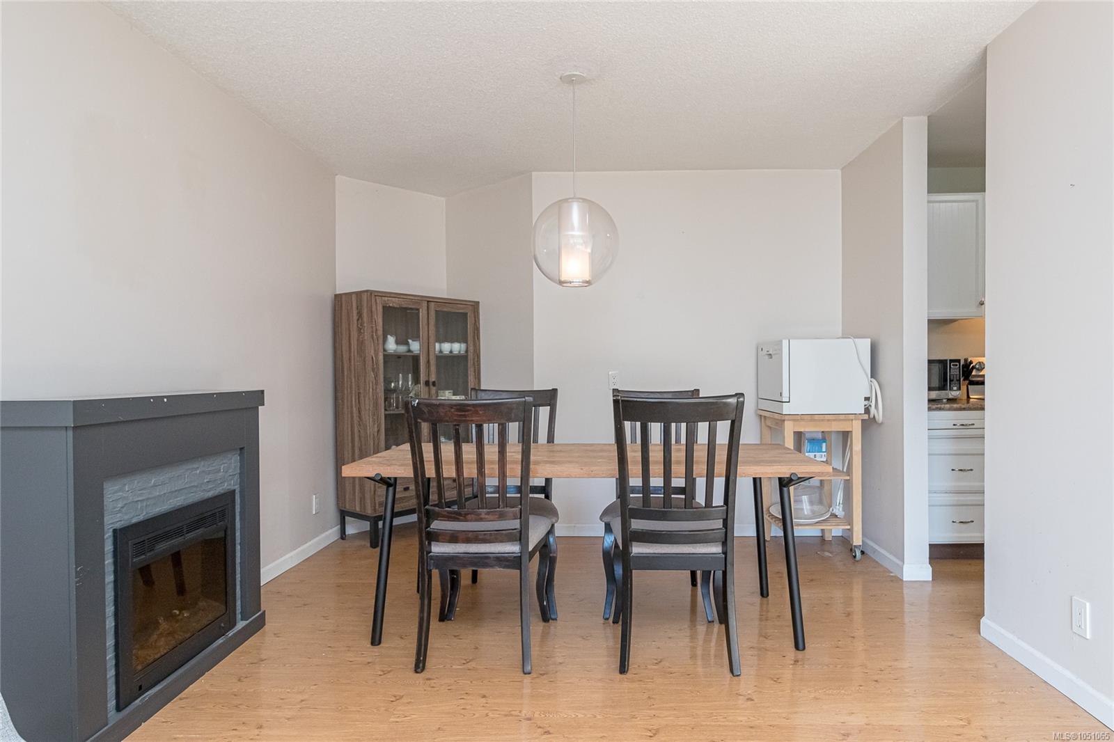 204-877 Ellery St — listing photo 5 of 21