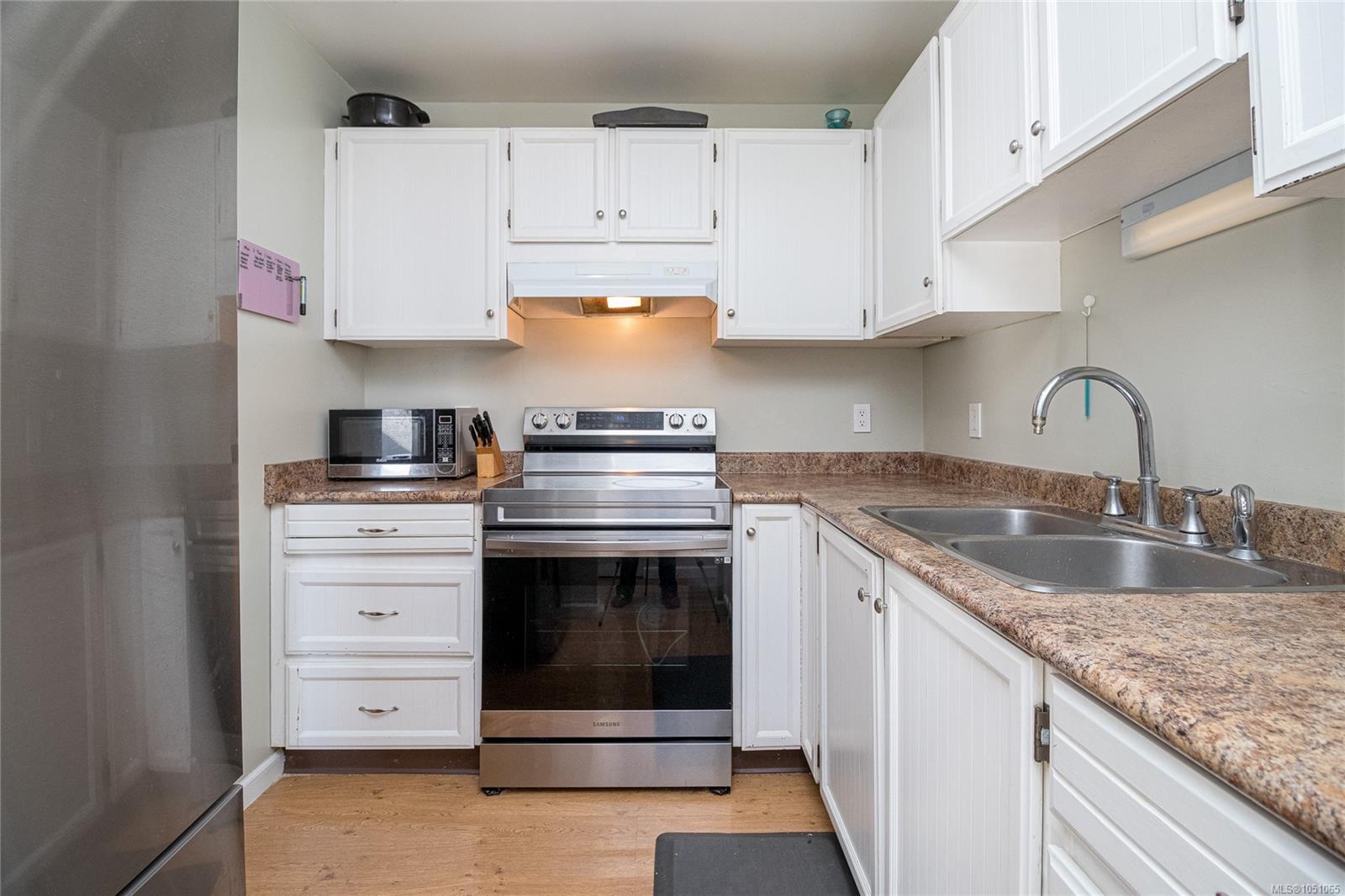 204-877 Ellery St — listing photo 8 of 21