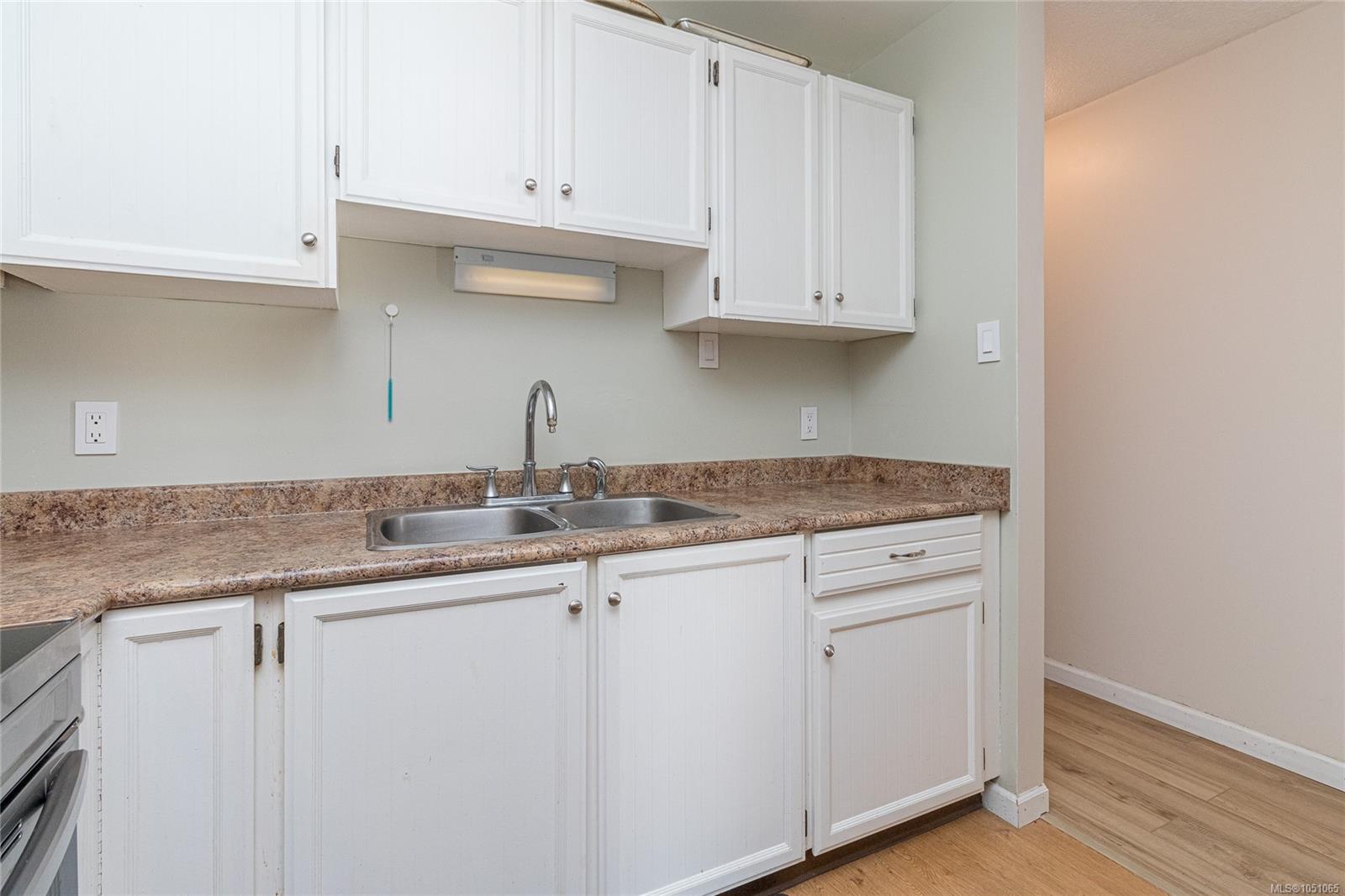 204-877 Ellery St — listing photo 10 of 21