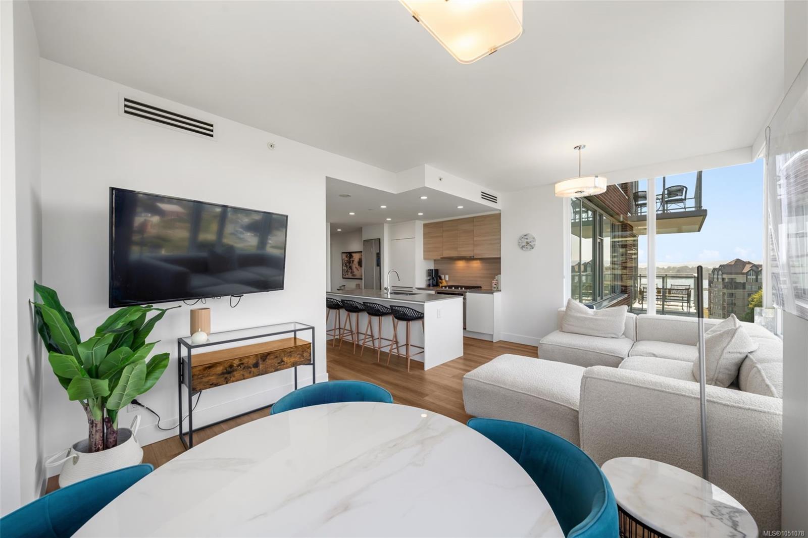 605-60 Saghalie Rd — listing photo 13 of 38