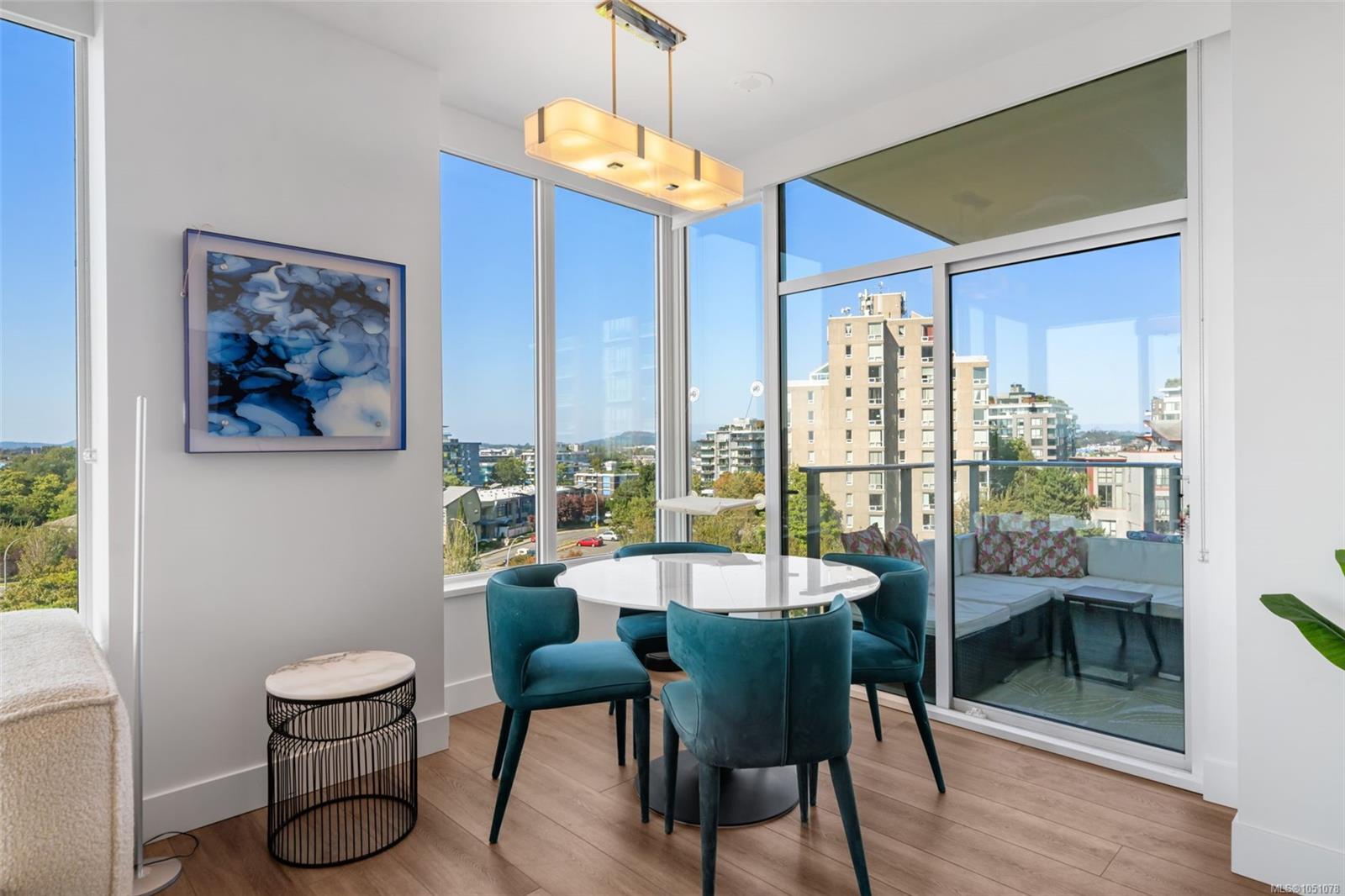 605-60 Saghalie Rd — listing photo 8 of 38