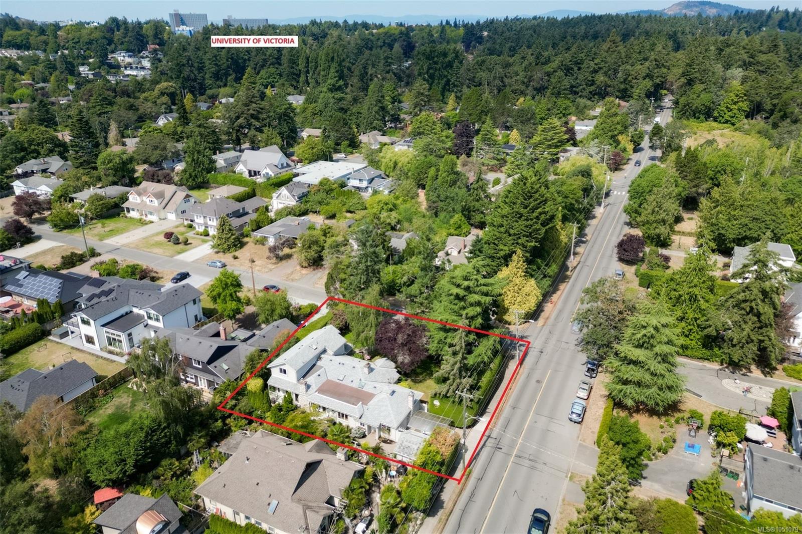 3935 SCOLTON Rd — listing photo 3 of 42