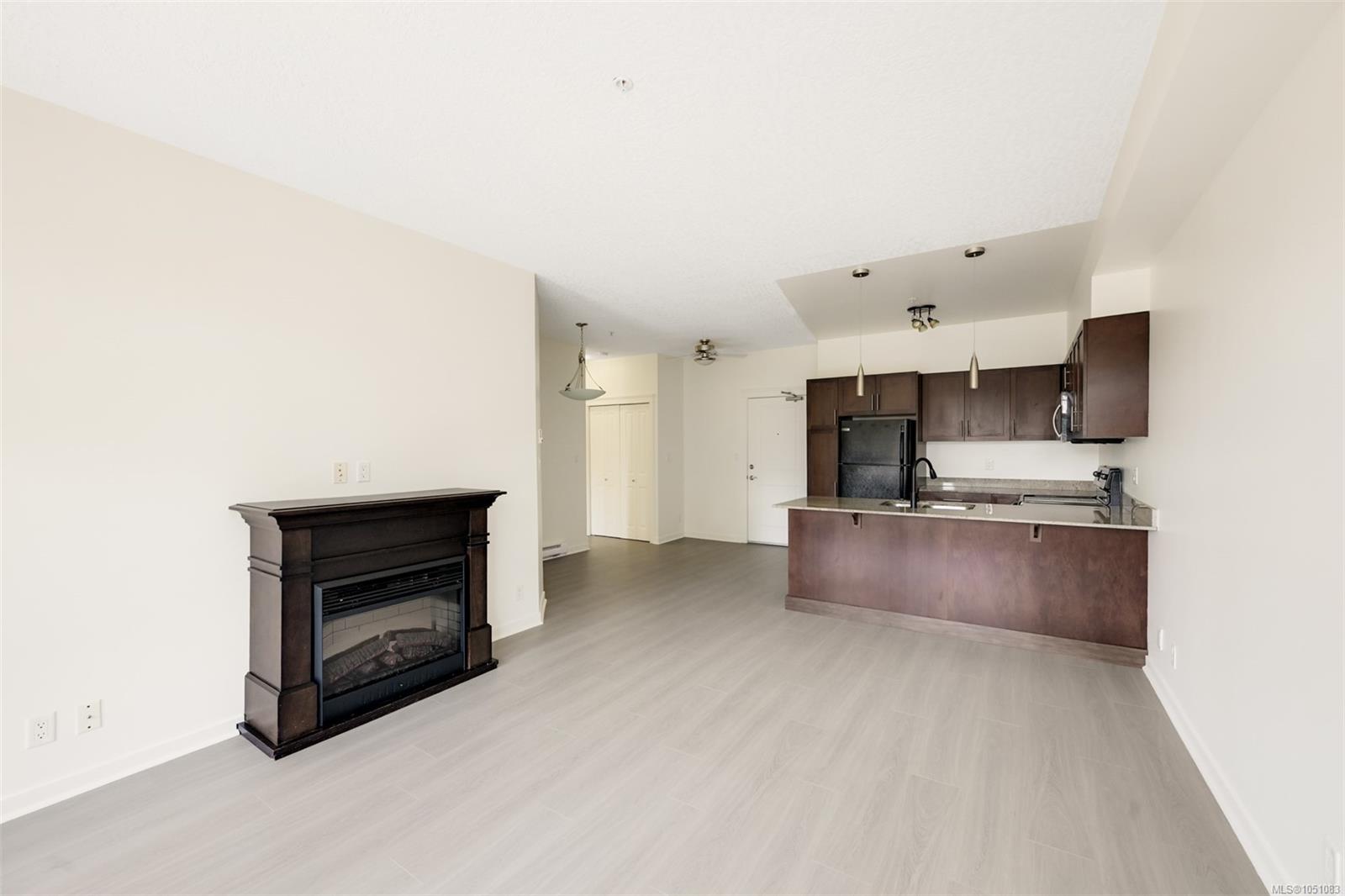 305-2220 Sooke Rd — listing photo 12 of 39