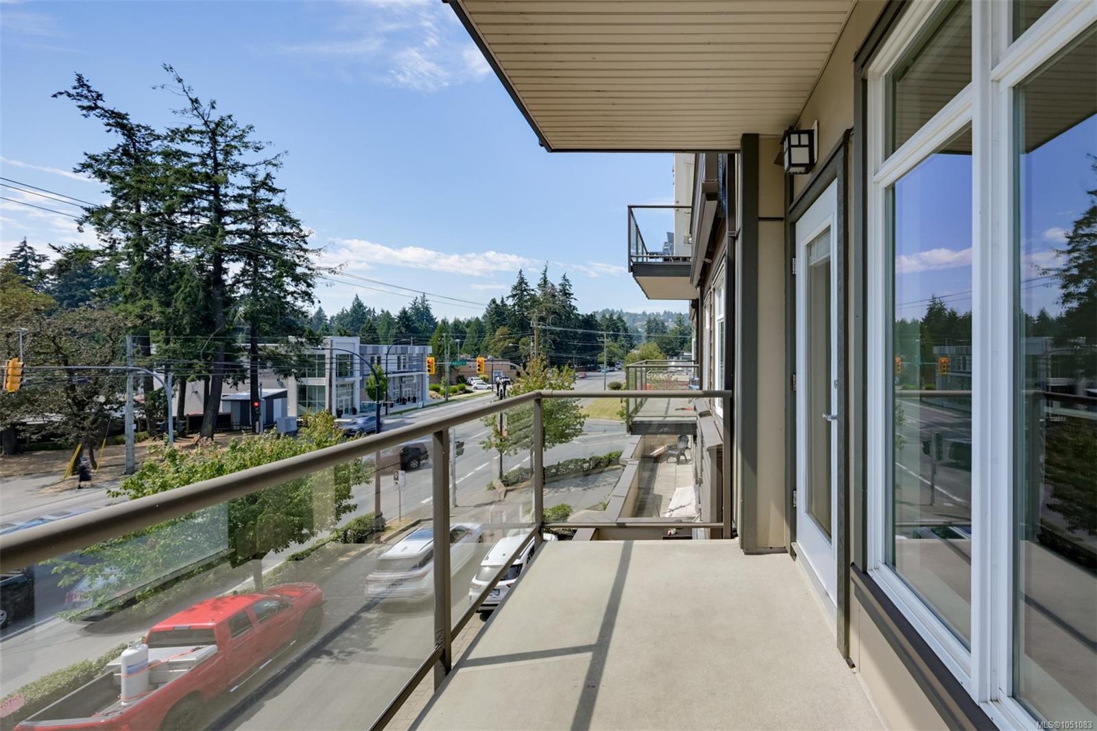 305-2220 Sooke Rd — listing photo 8 of 39