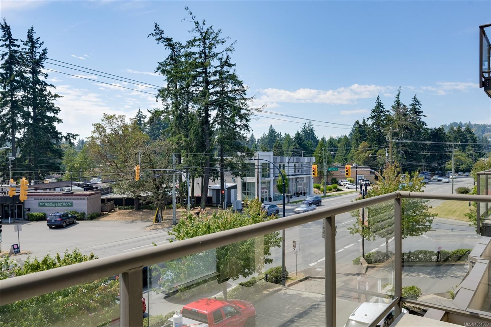 305-2220 Sooke Rd — listing photo 9 of 39