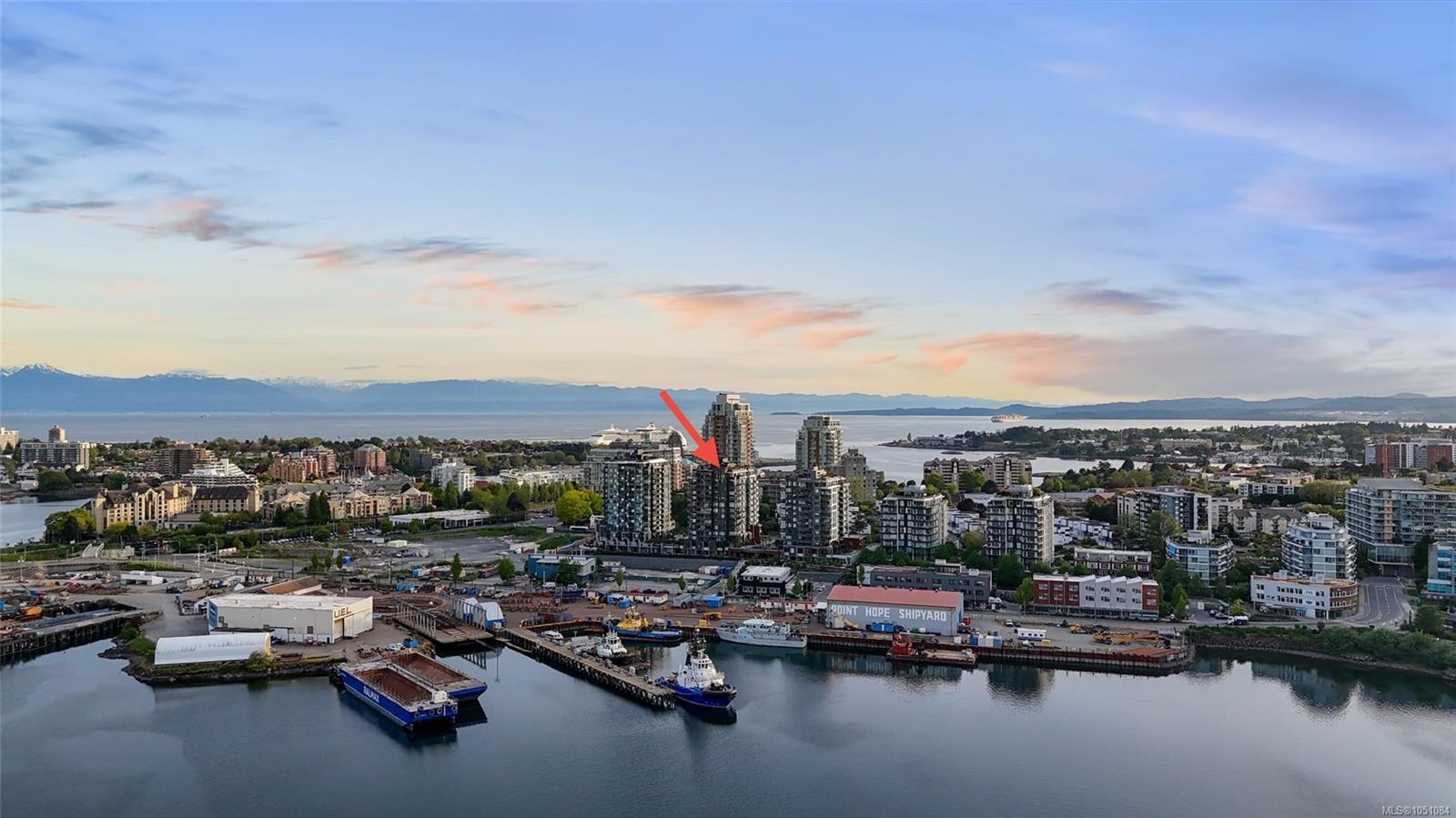 408-363 Tyee Rd — listing photo 4 of 57
