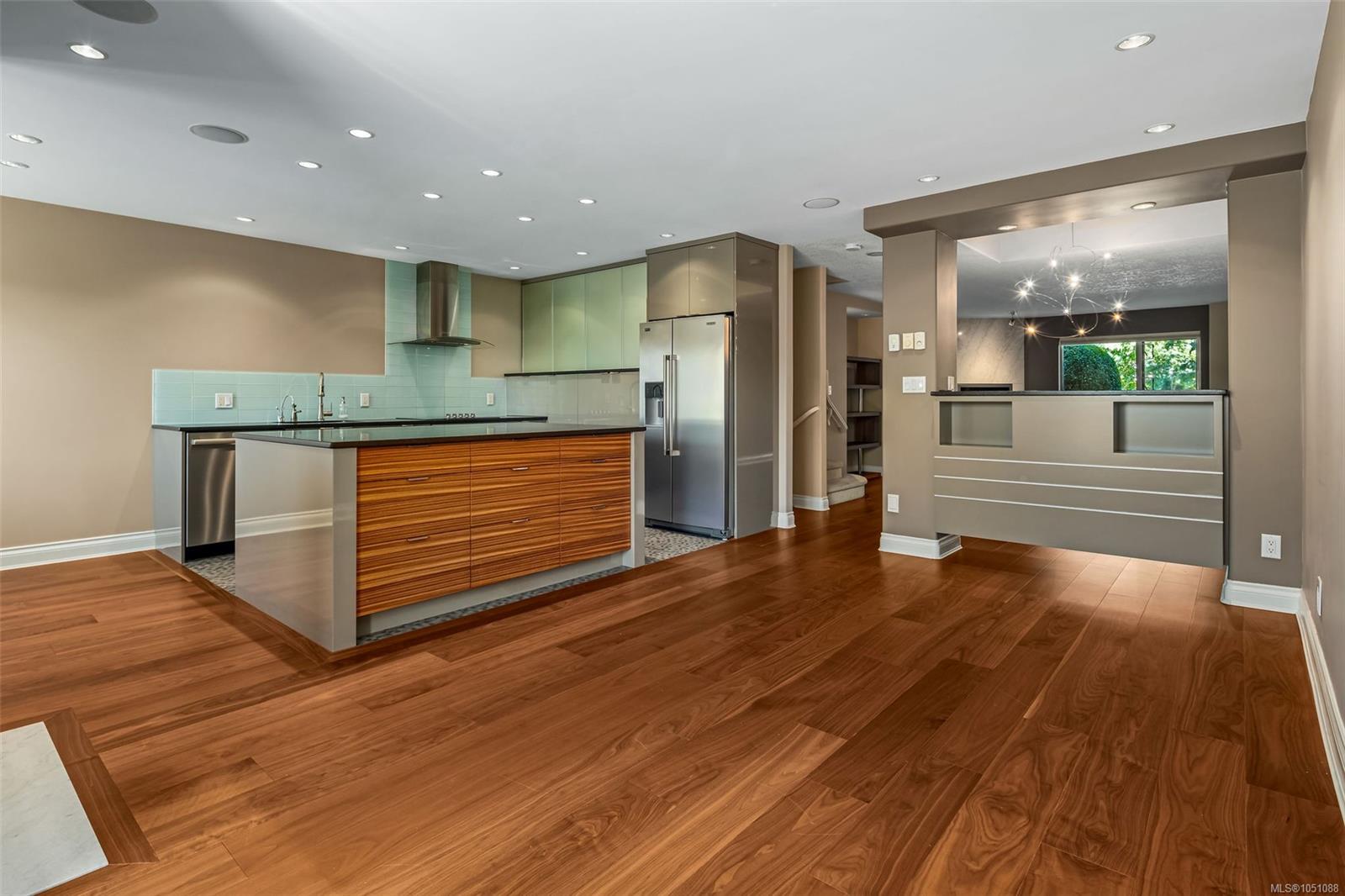 106-75 Songhees Rd — listing photo 11 of 58