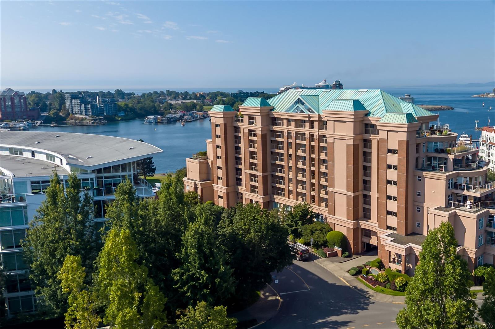 106-75 Songhees Rd — listing photo 3 of 58