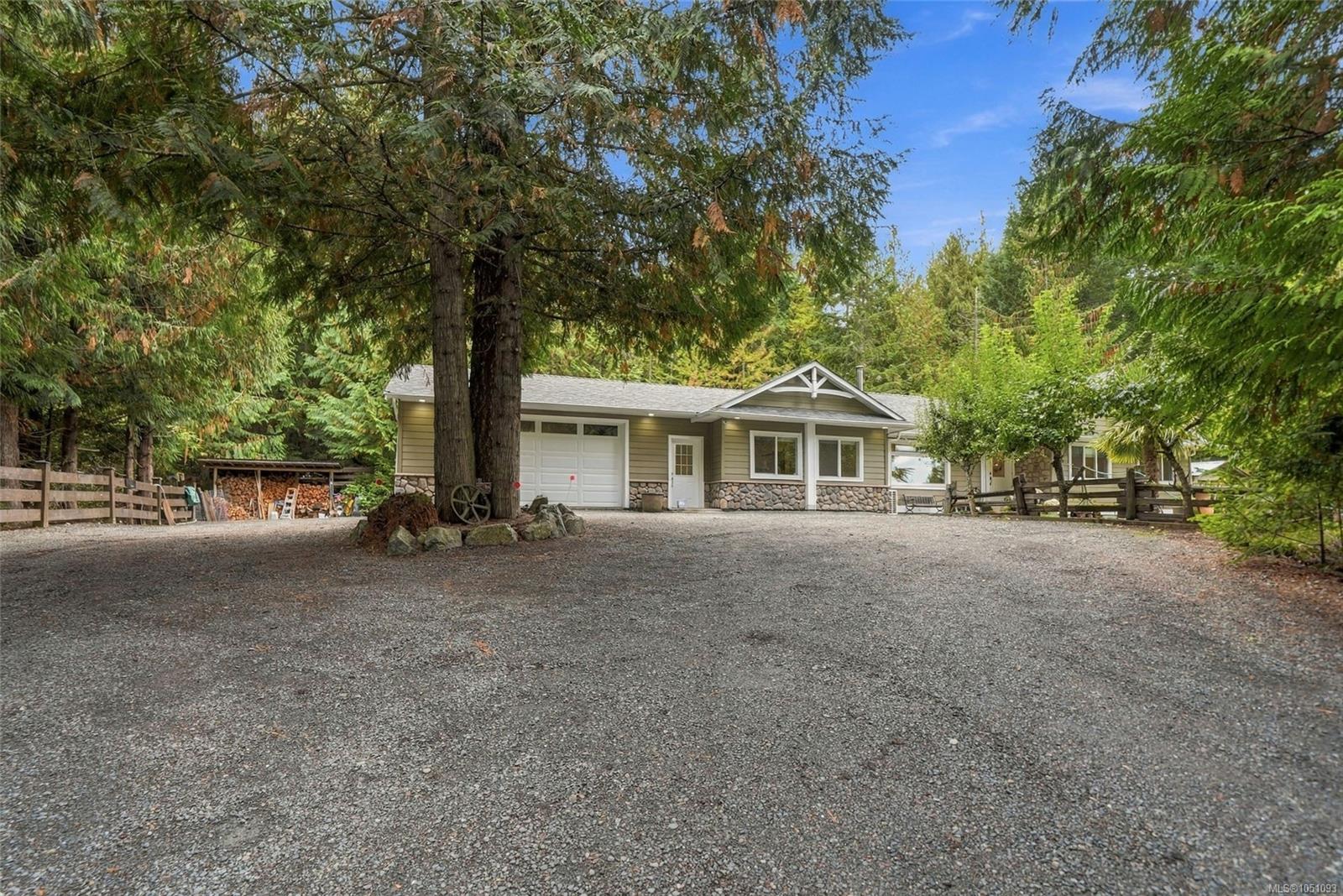 1580 Meadowood Way, Qualicum Beach