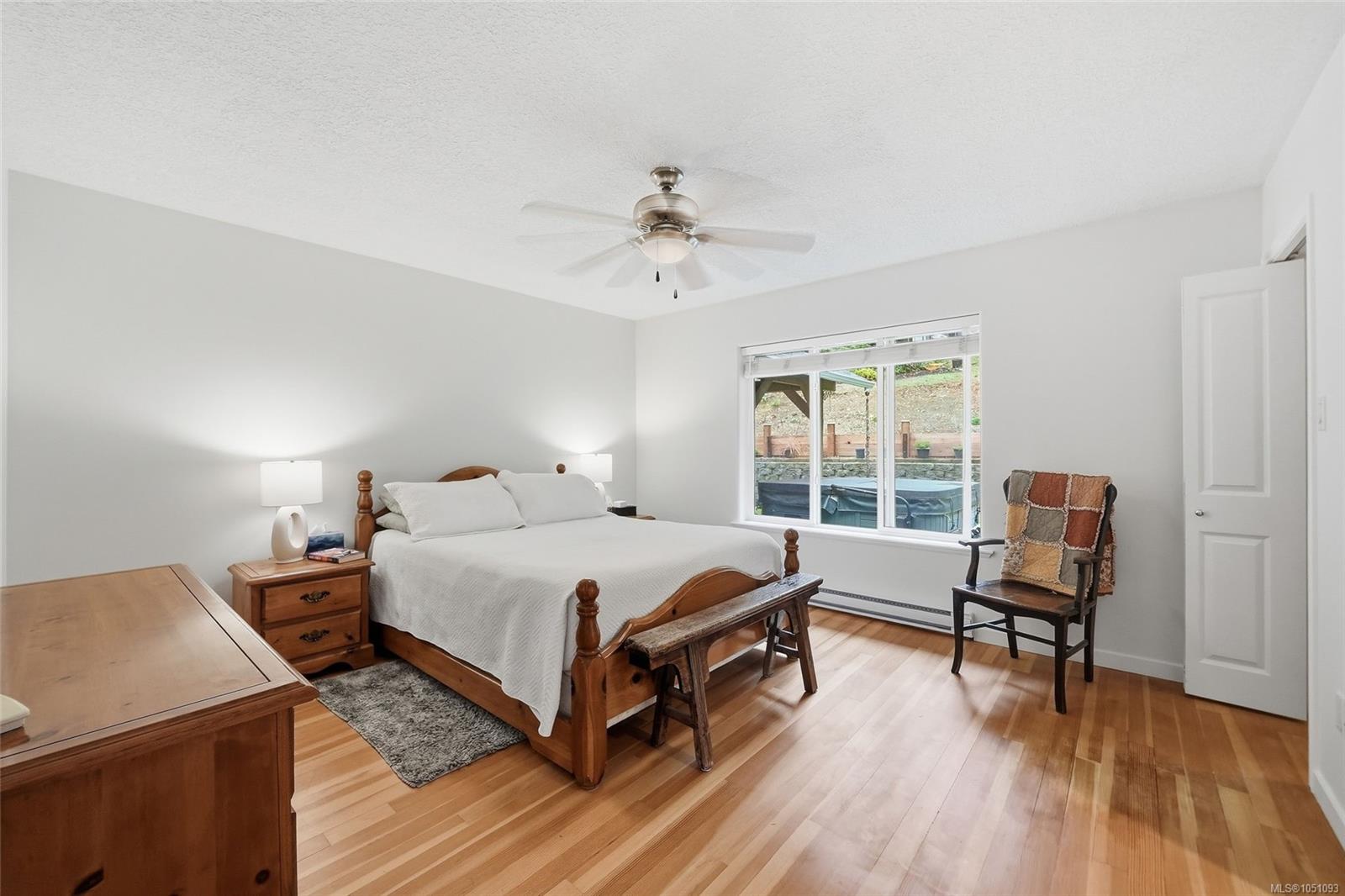 1580 Meadowood Way — listing photo 8 of 68