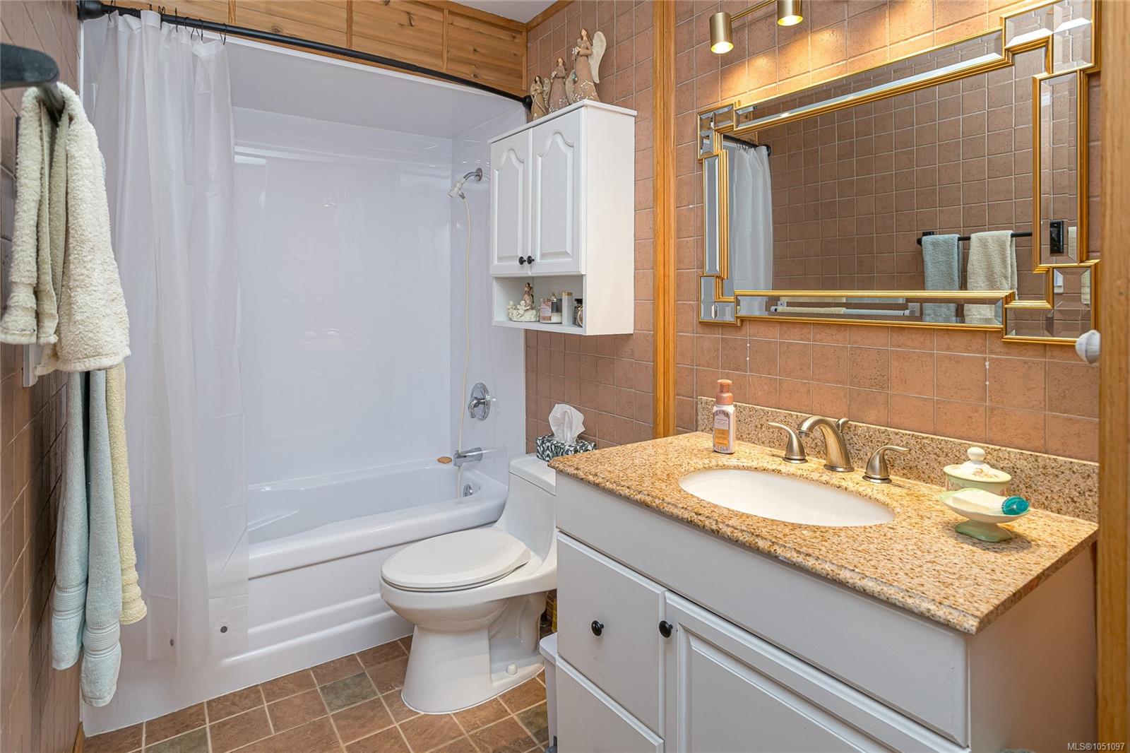5-974 Dunford Ave — listing photo 14 of 22