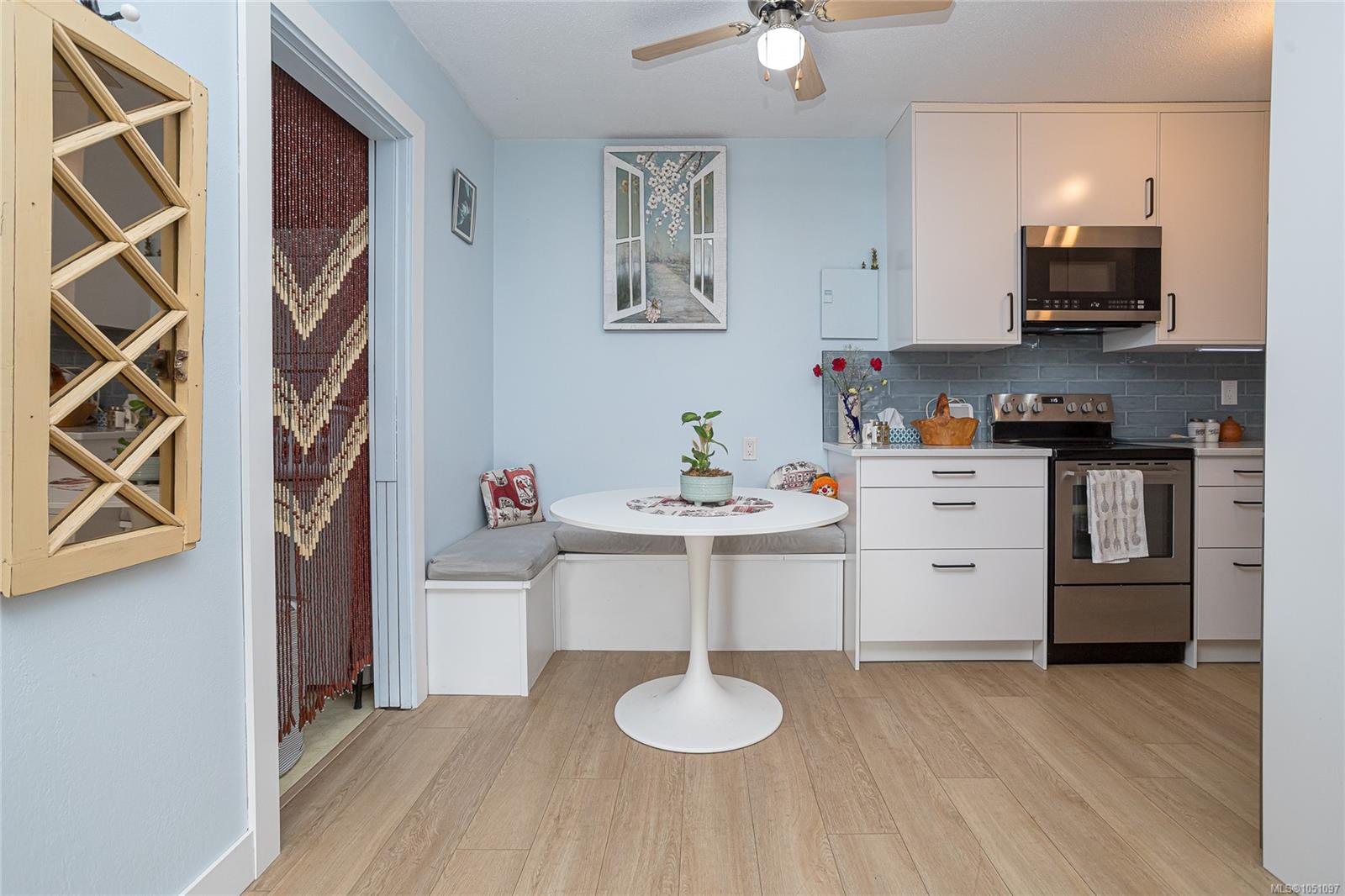 5-974 Dunford Ave — listing photo 10 of 22