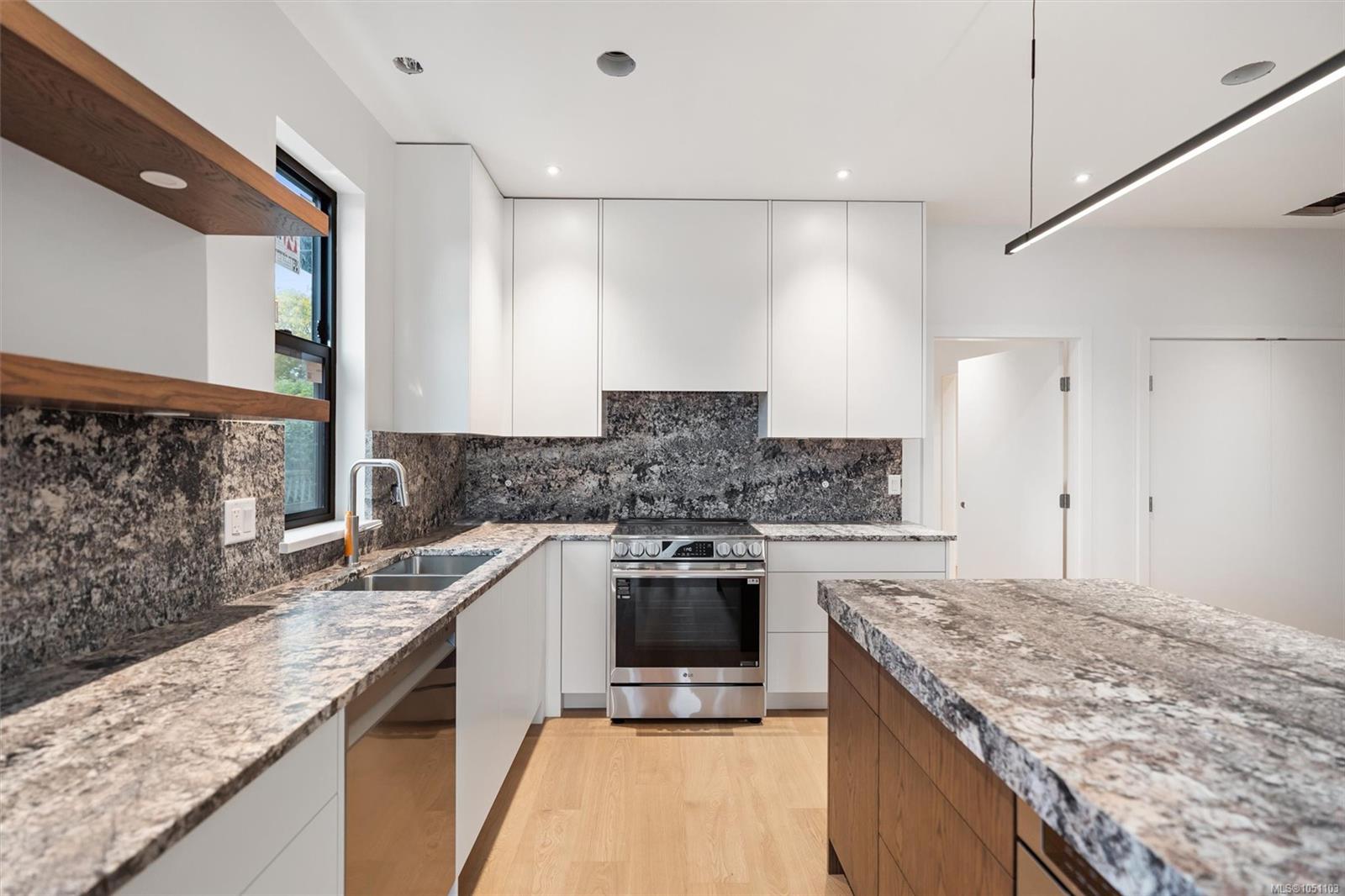 A-9650 Third St — listing photo 6 of 21