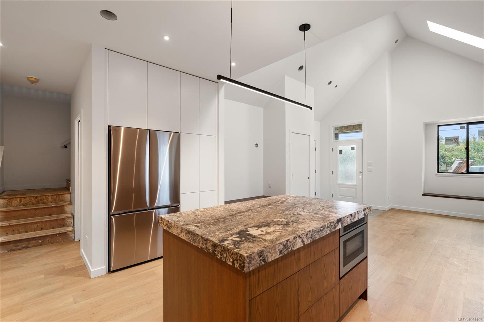 A-9650 Third St — listing photo 7 of 21