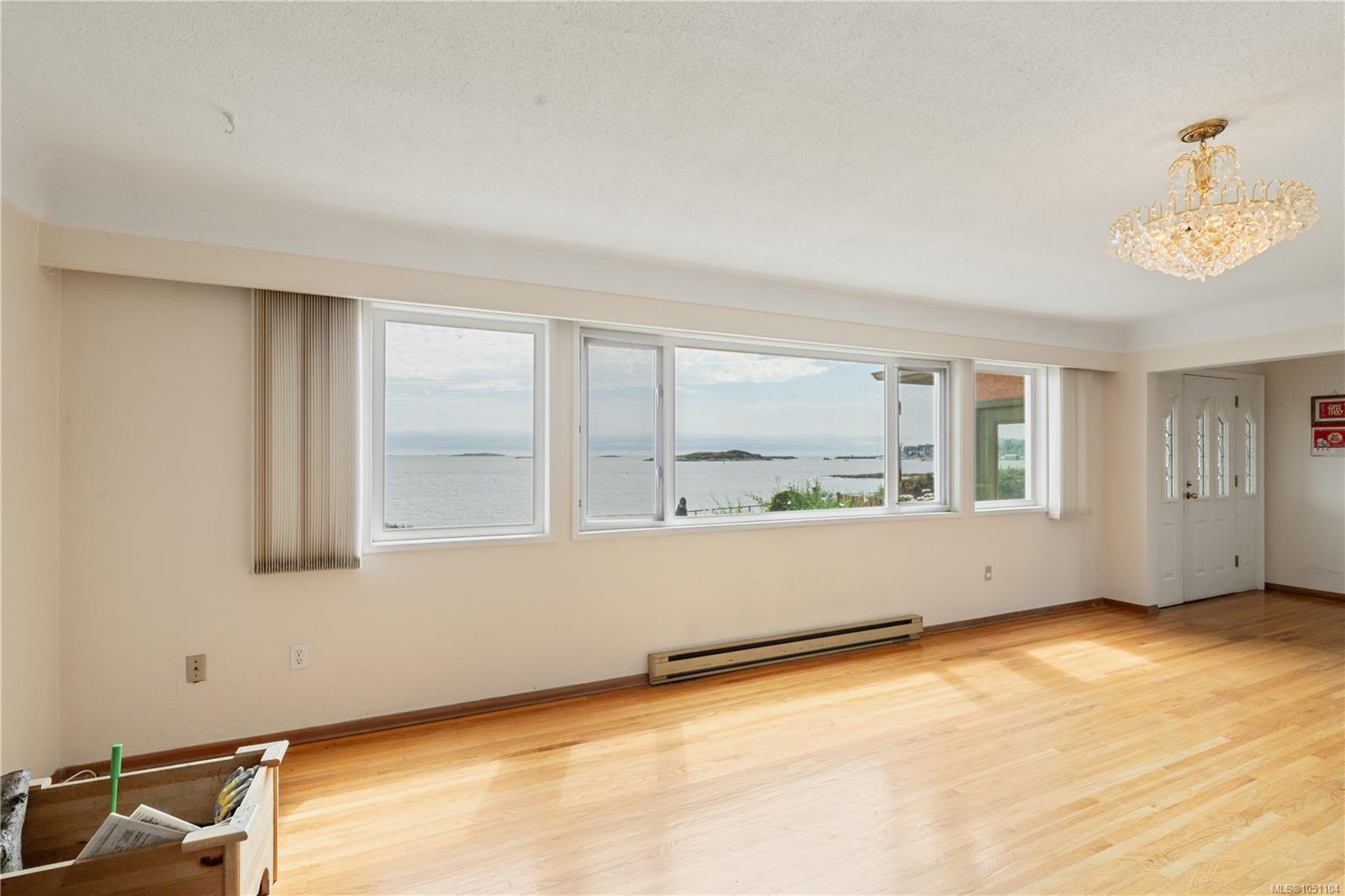 2168 Esplanade — listing photo 13 of 49