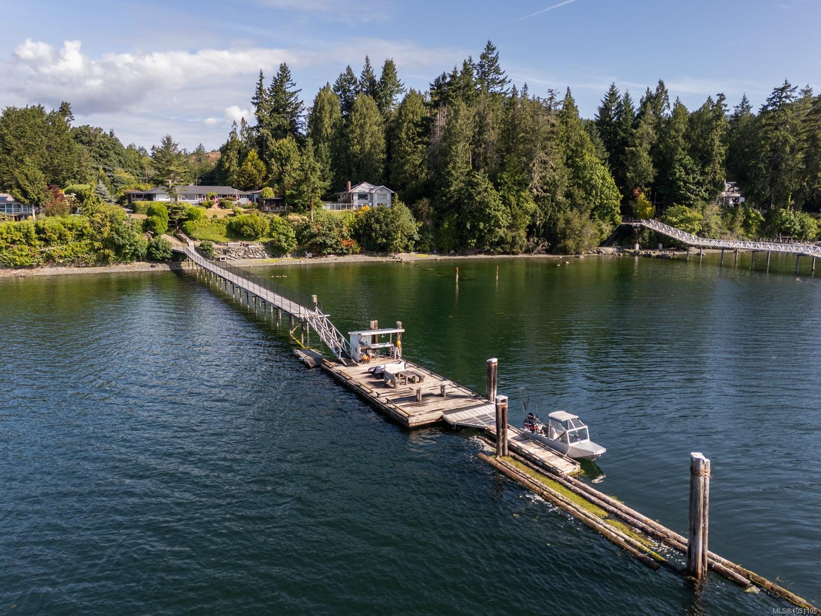 5957 Sooke Rd photo 2